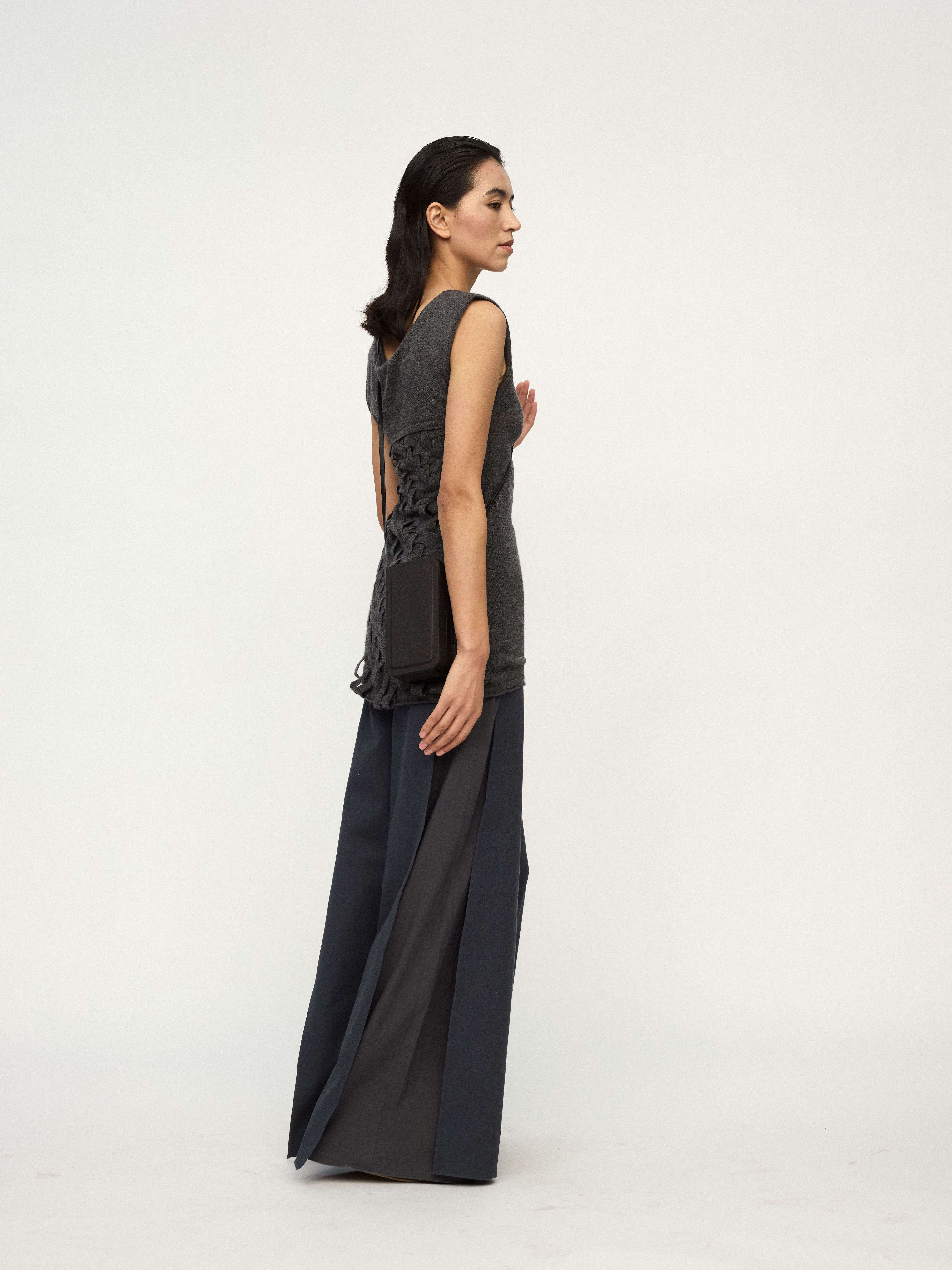 PREAW25 - LAVA ROCK PHONE BAG