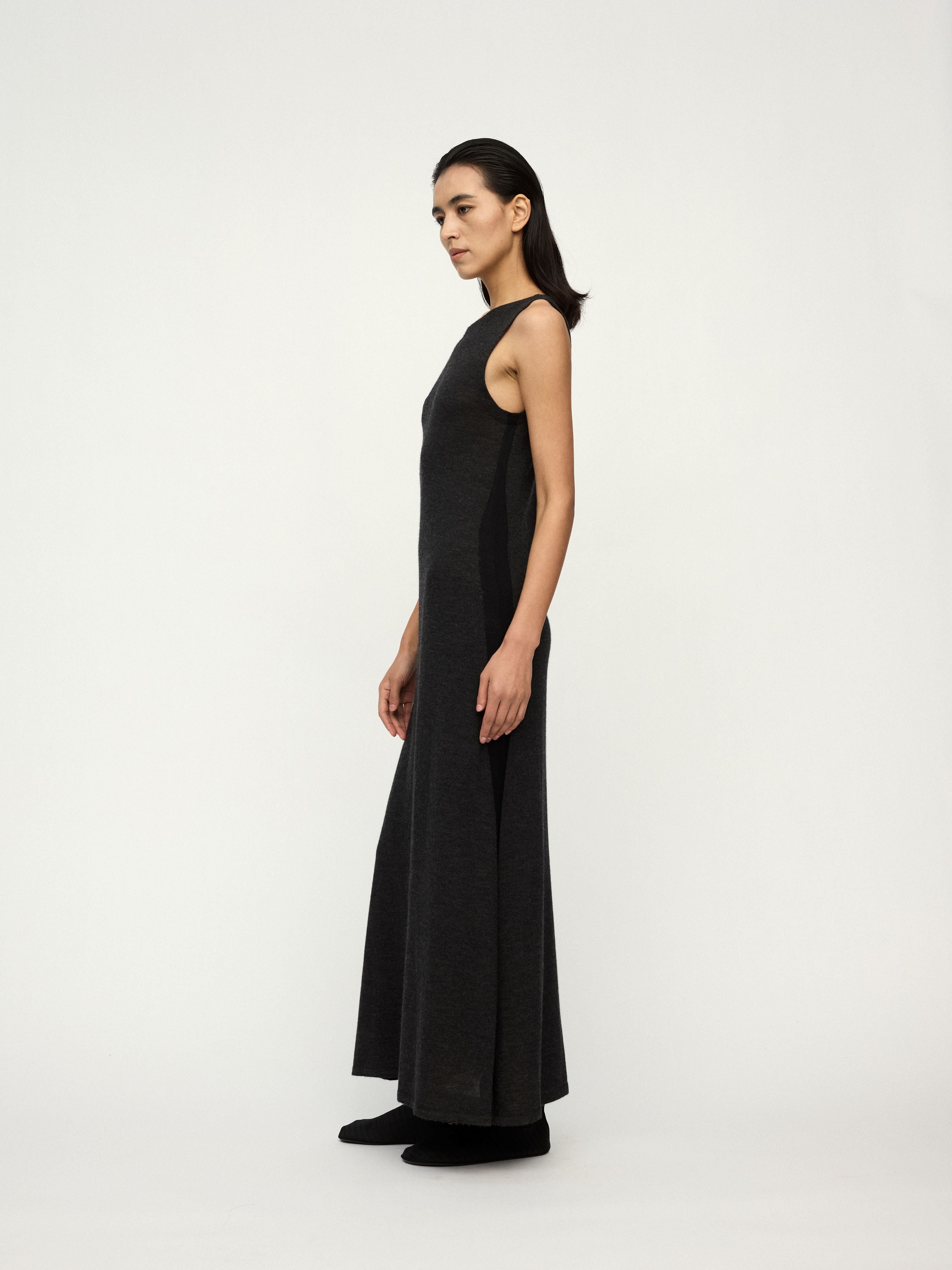 PREAW25 - DARK GREY LINE DRESS