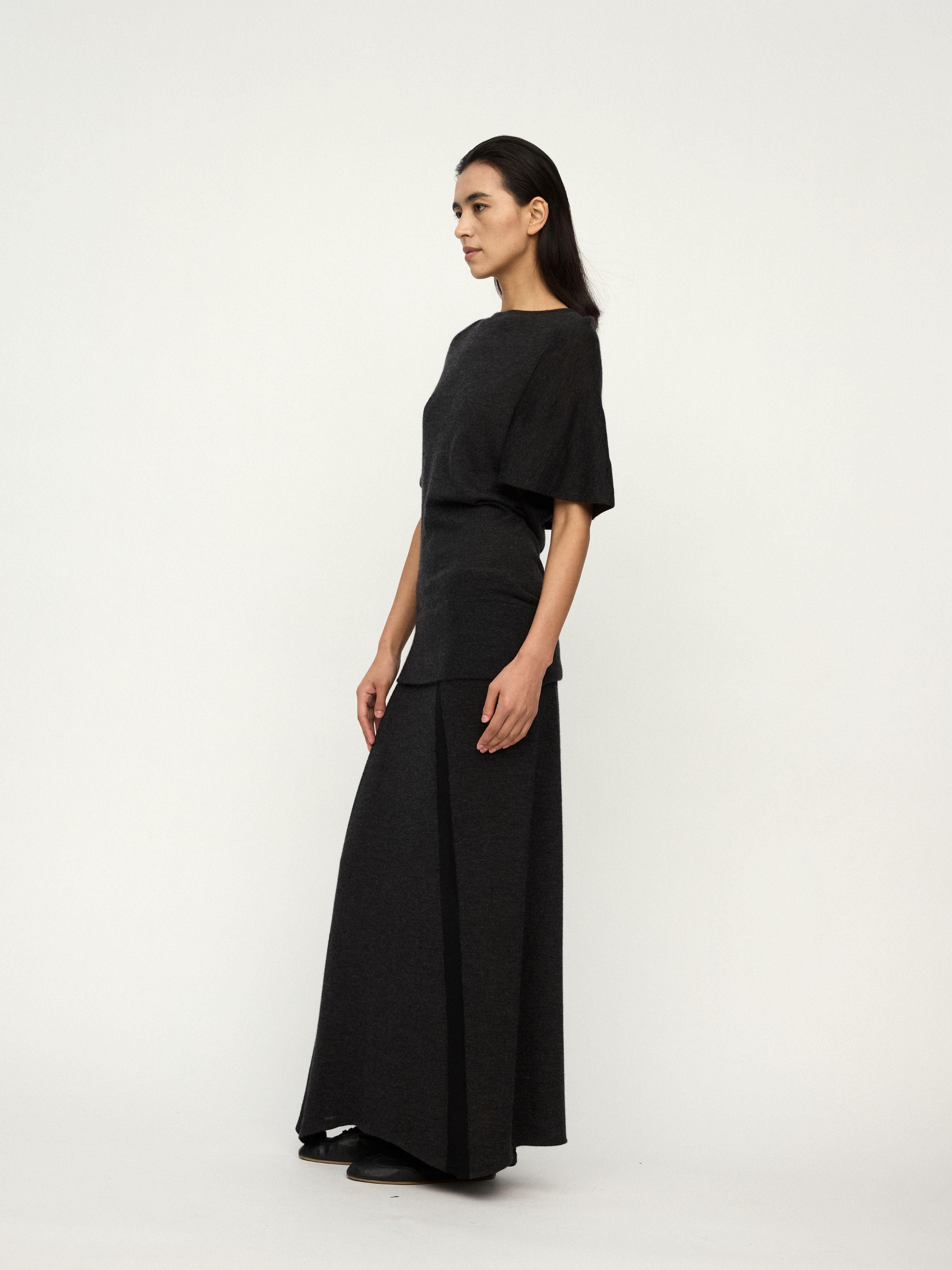 PREAW25 - DARK GREY CAPE TOP