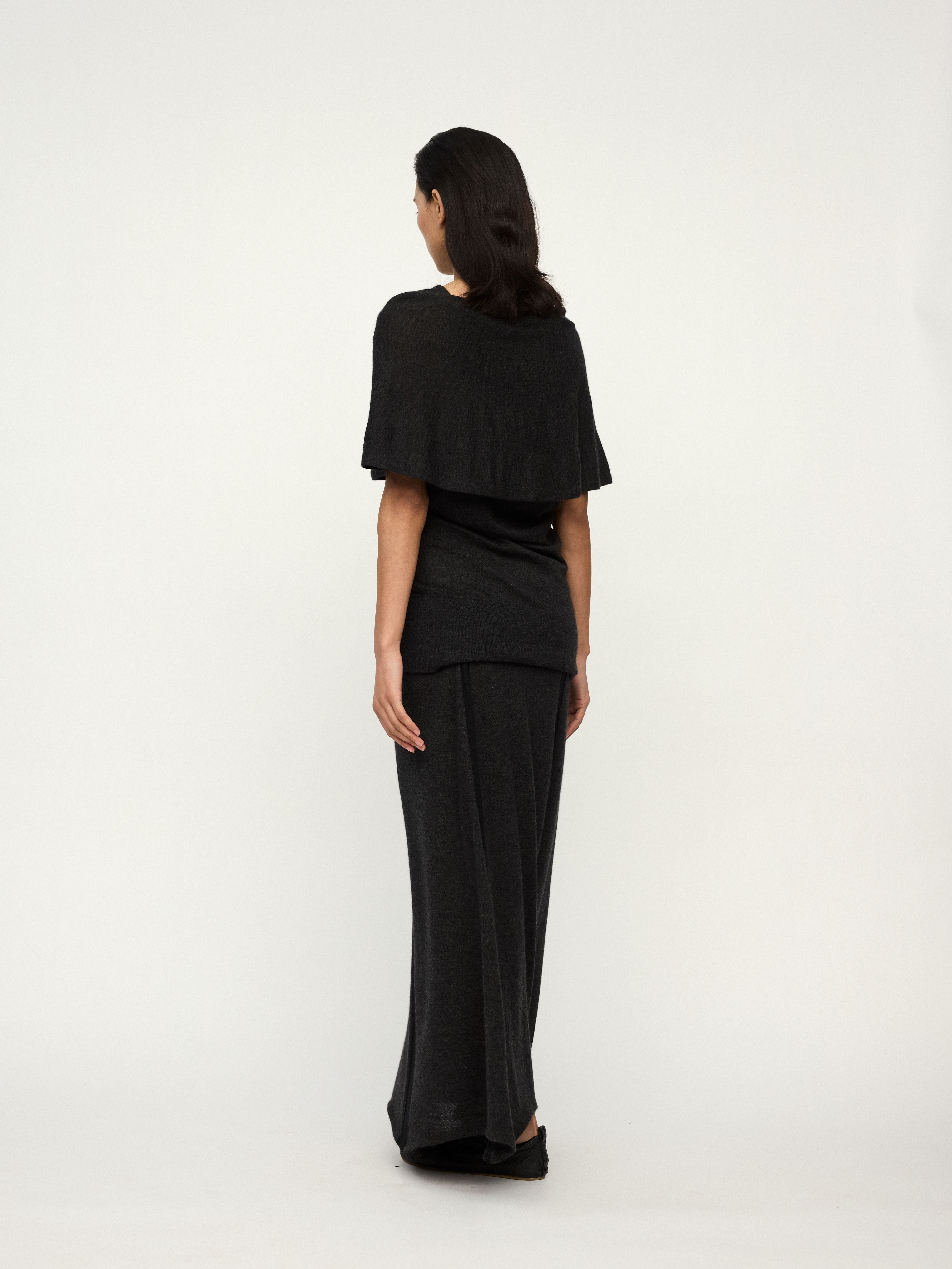 PREAW25 - DARK GREY CAPE TOP
