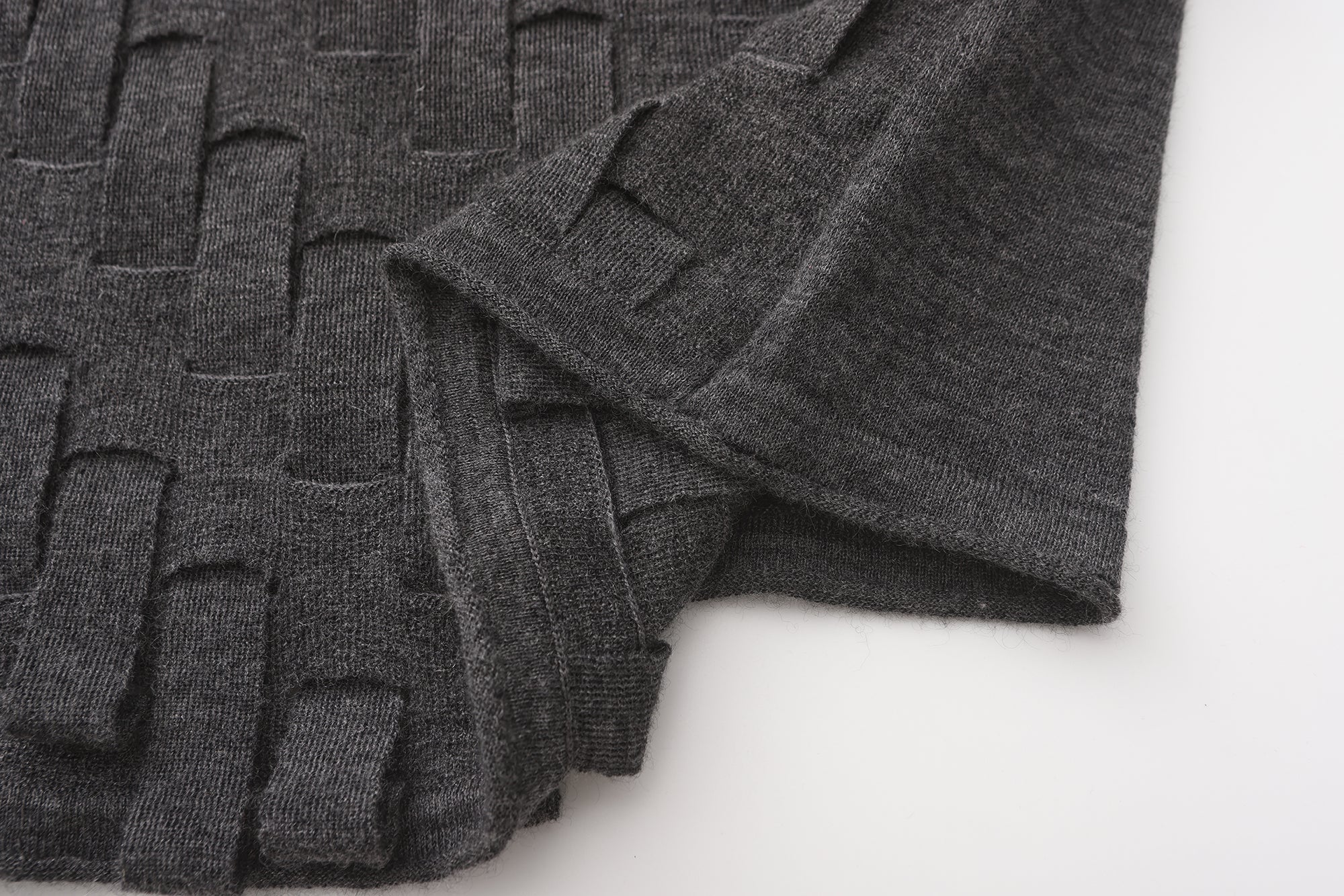PREAW25 - DARK GREY BEQUIA TOP