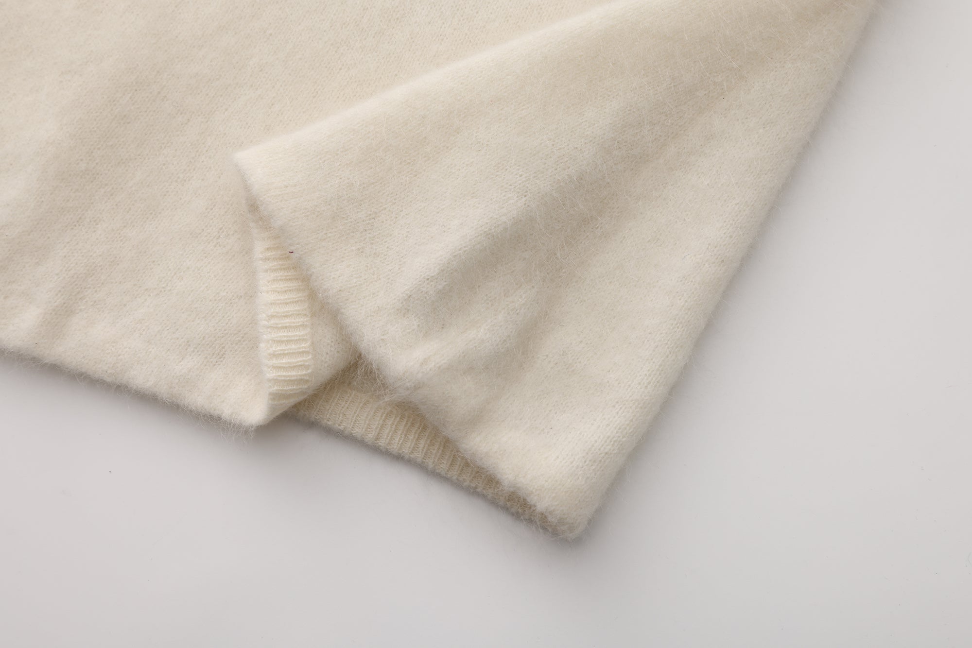 AW25 - WHITE KIA TOP