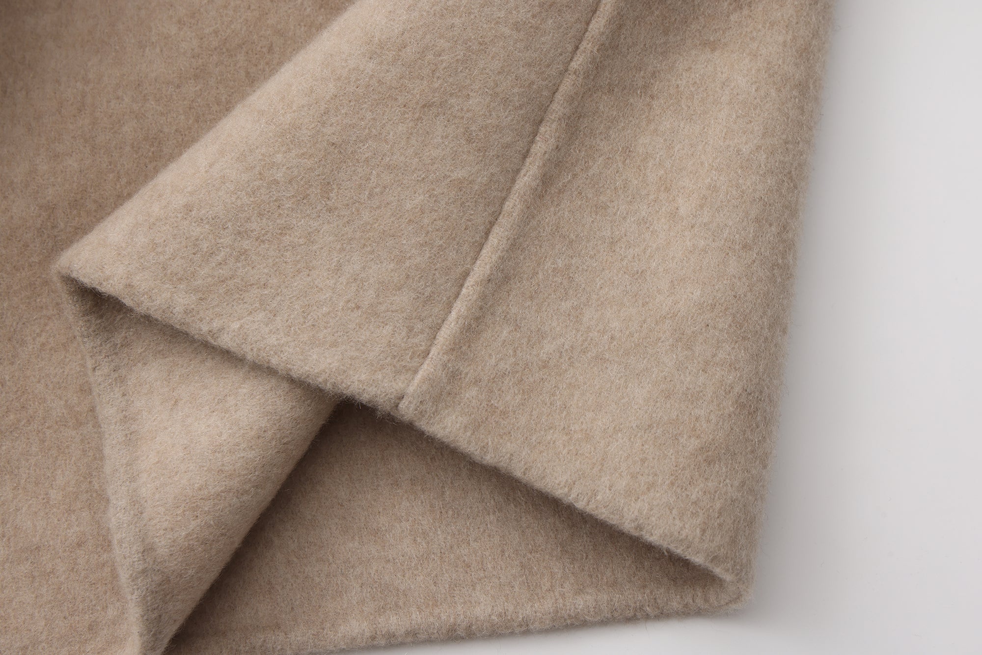 PREAW26 - LOESS RAAS COAT