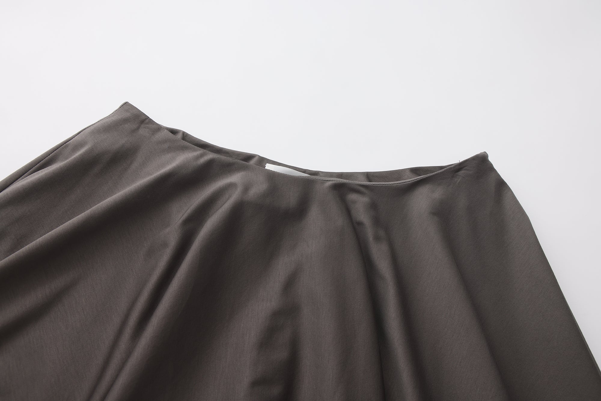 PREAW26 - COBBLE TIREE SKIRT
