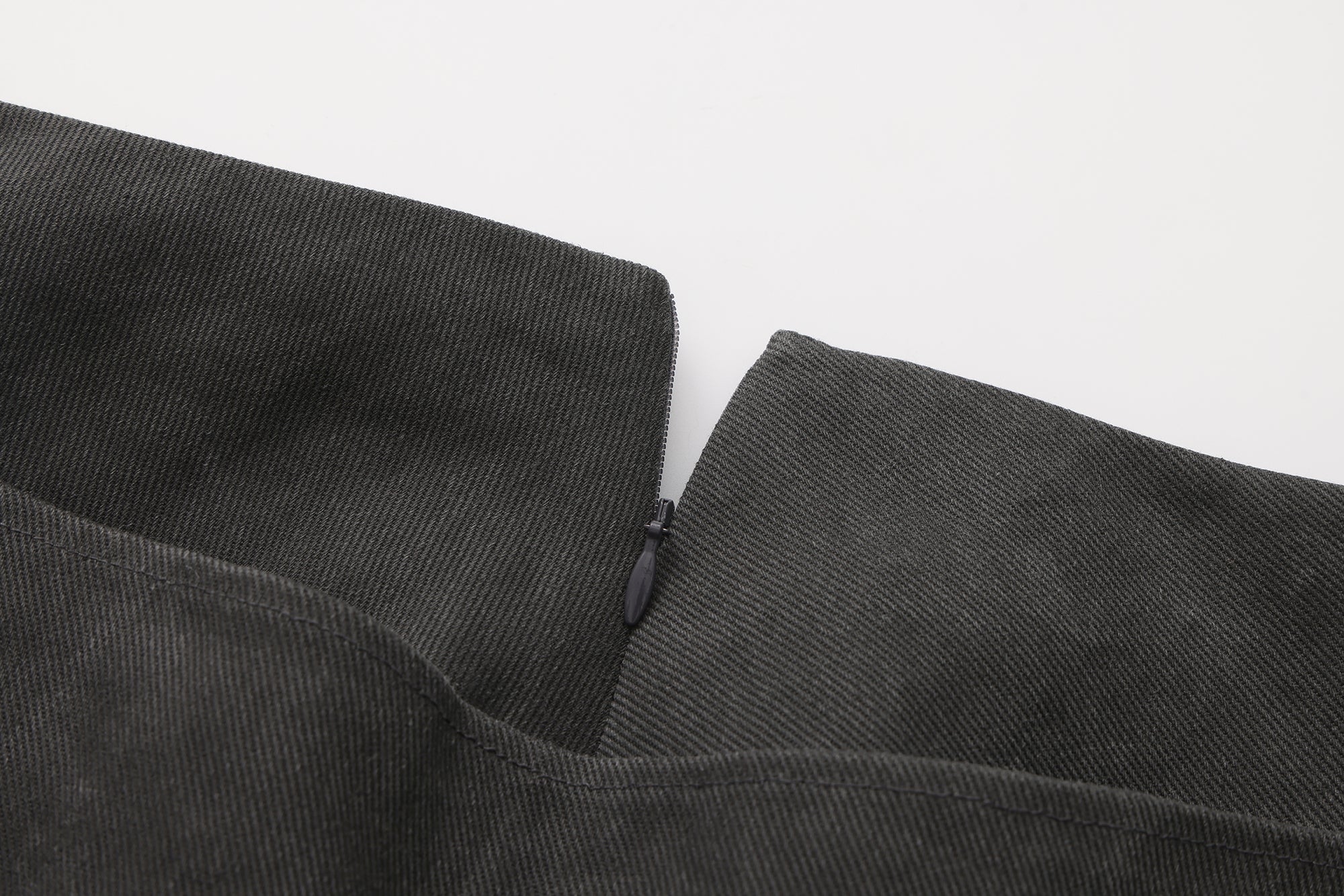 PRESS26 - GRAPHITE LURO SKIRT