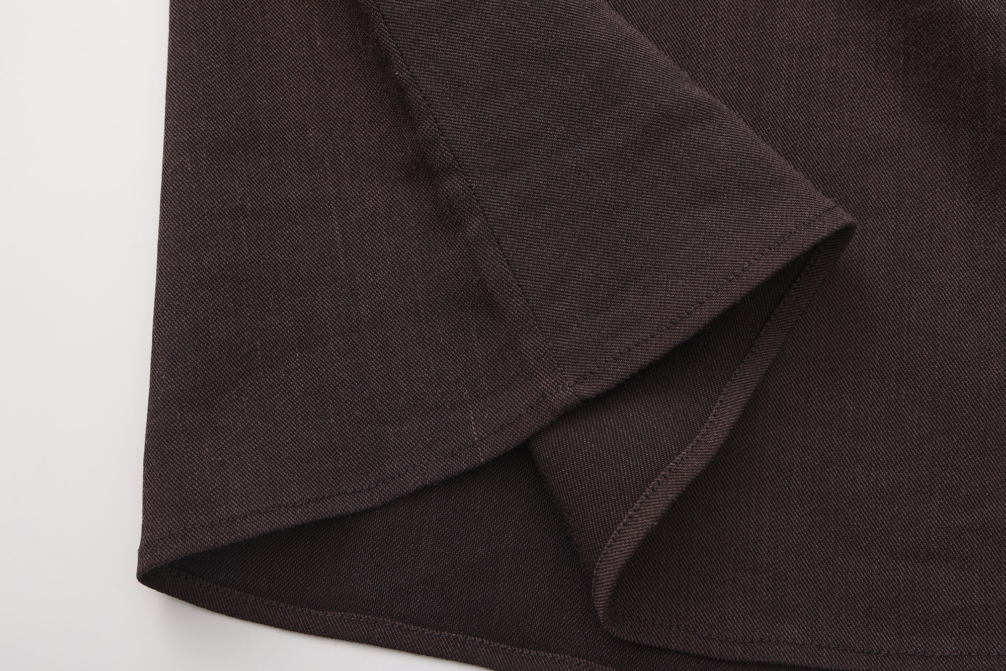 PRESS26 - EBONY TAHI TOP