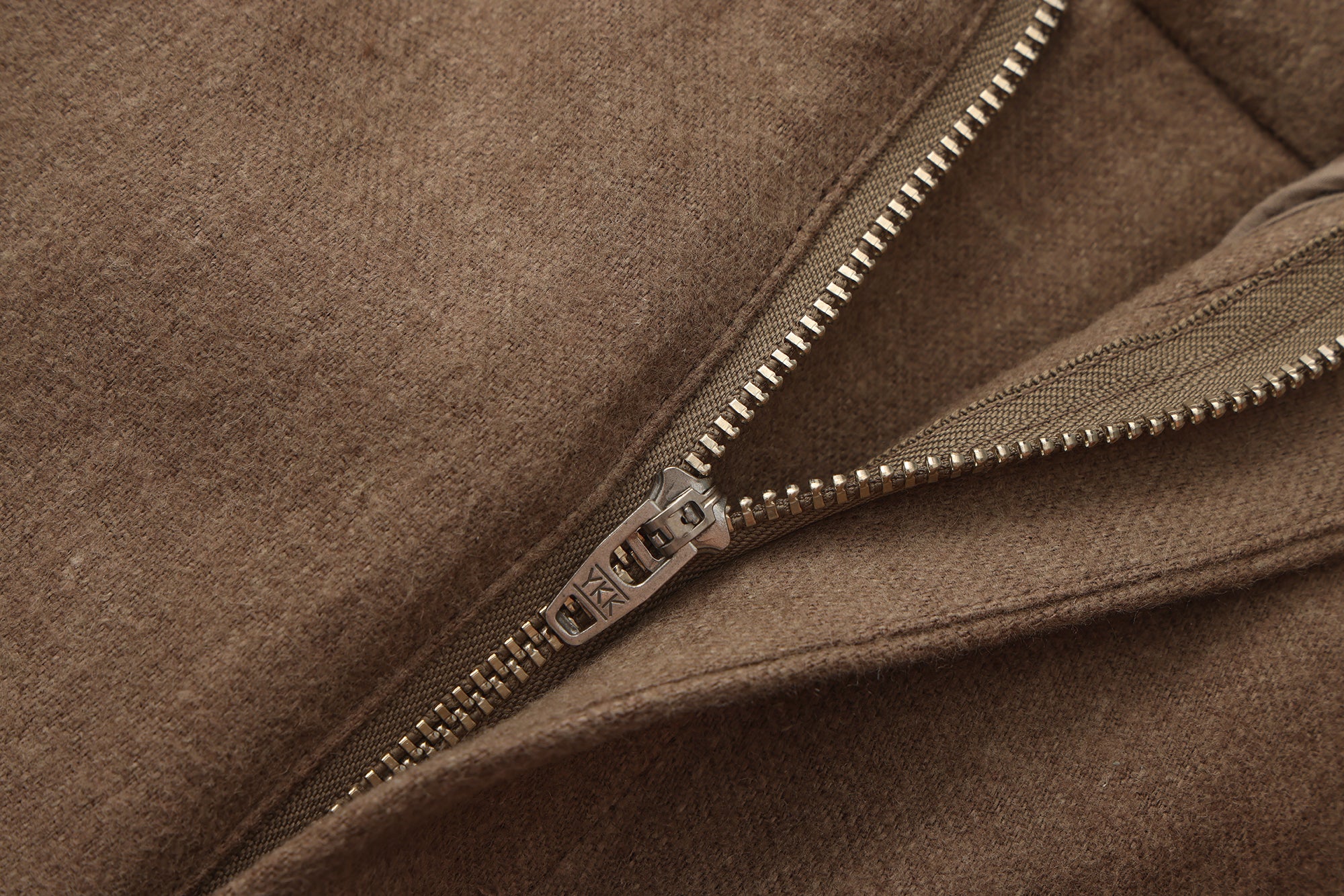 PRESS26 - ELM DIAGNAL PANTS