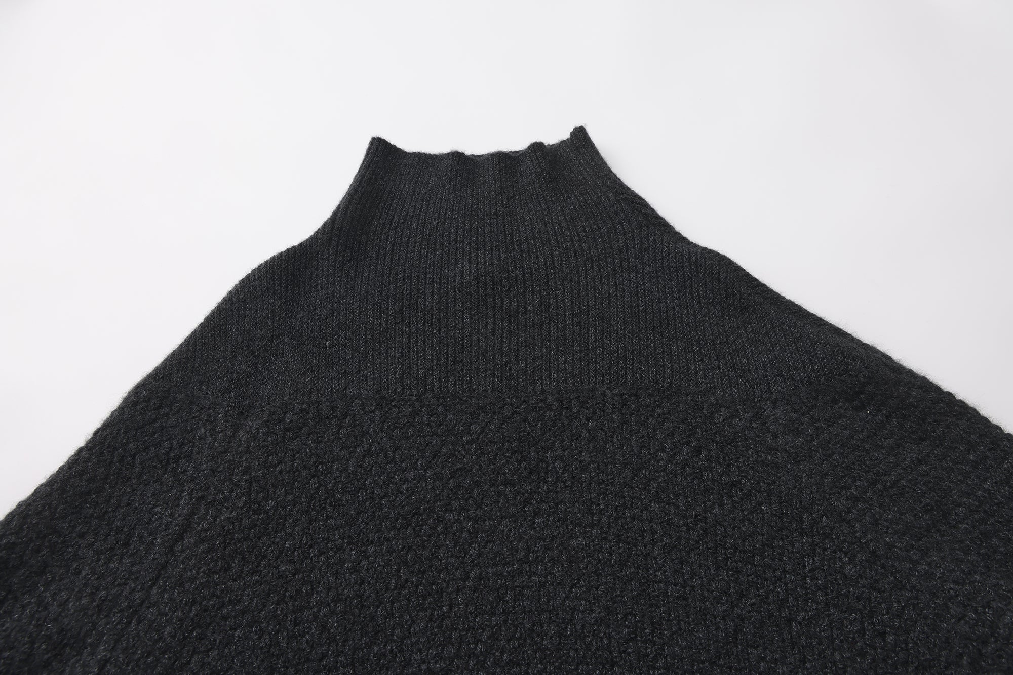 PREAW26 - LAVA BLACK MORS TOP