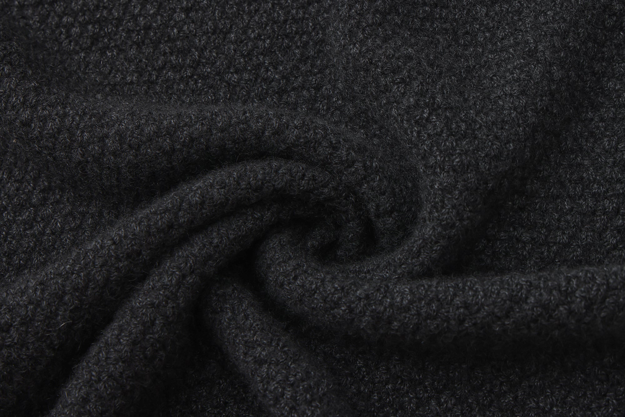 PREAW26 - LAVA BLACK MAUKE CAPE