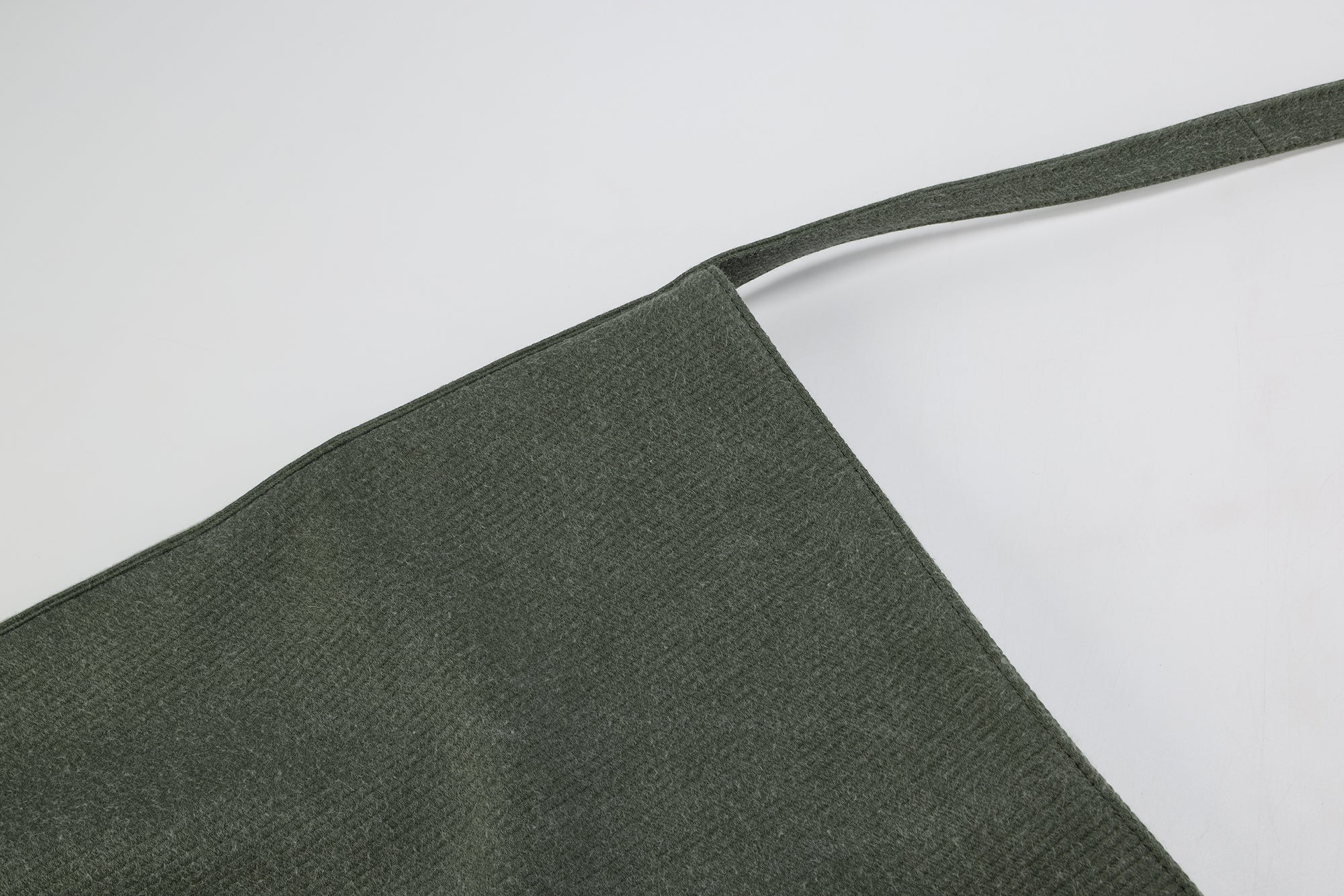 PREAW26 - EPIDOTE ARTIST BAG
