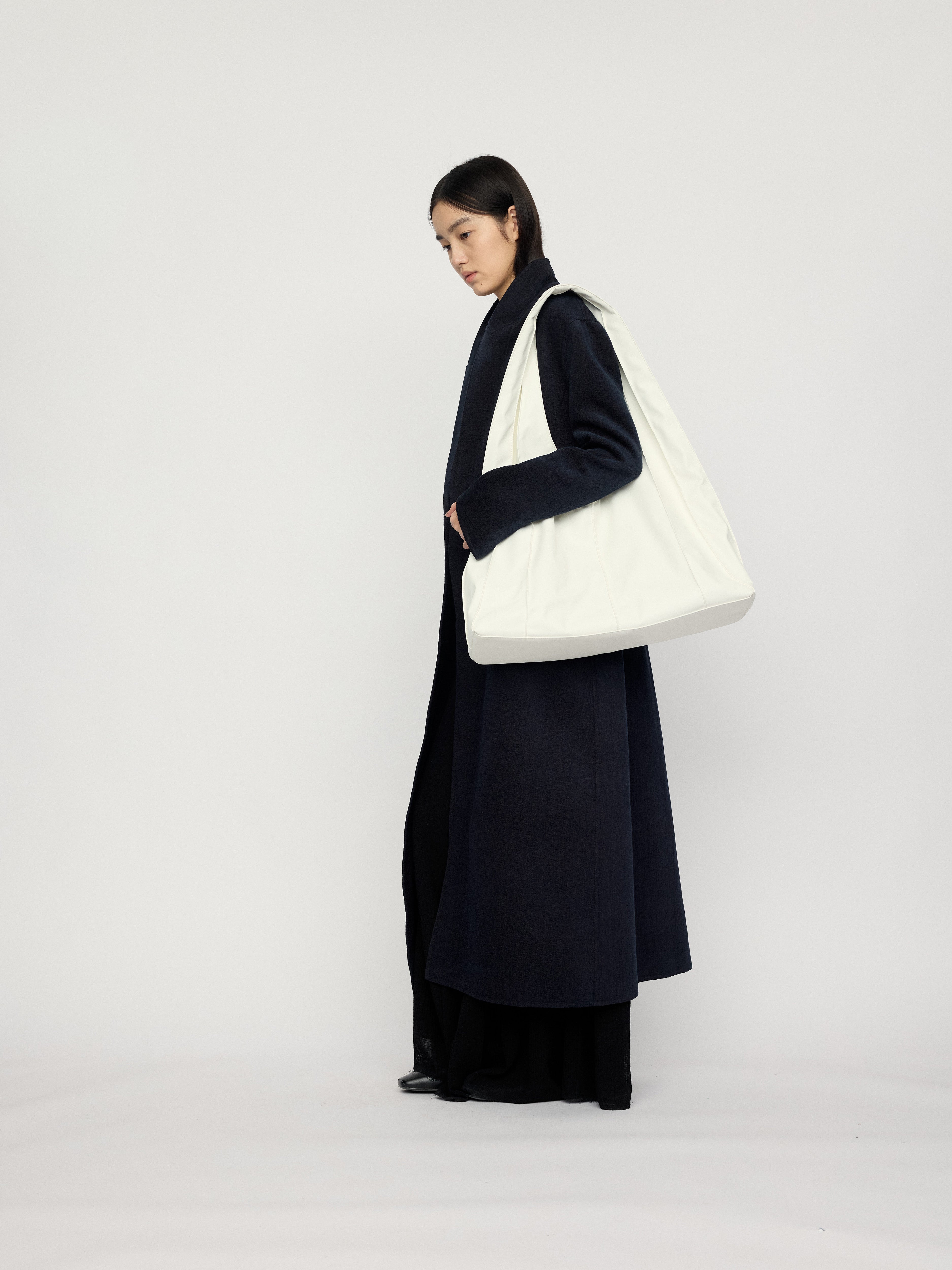 PREAW26 - IVORY TOBA BAG