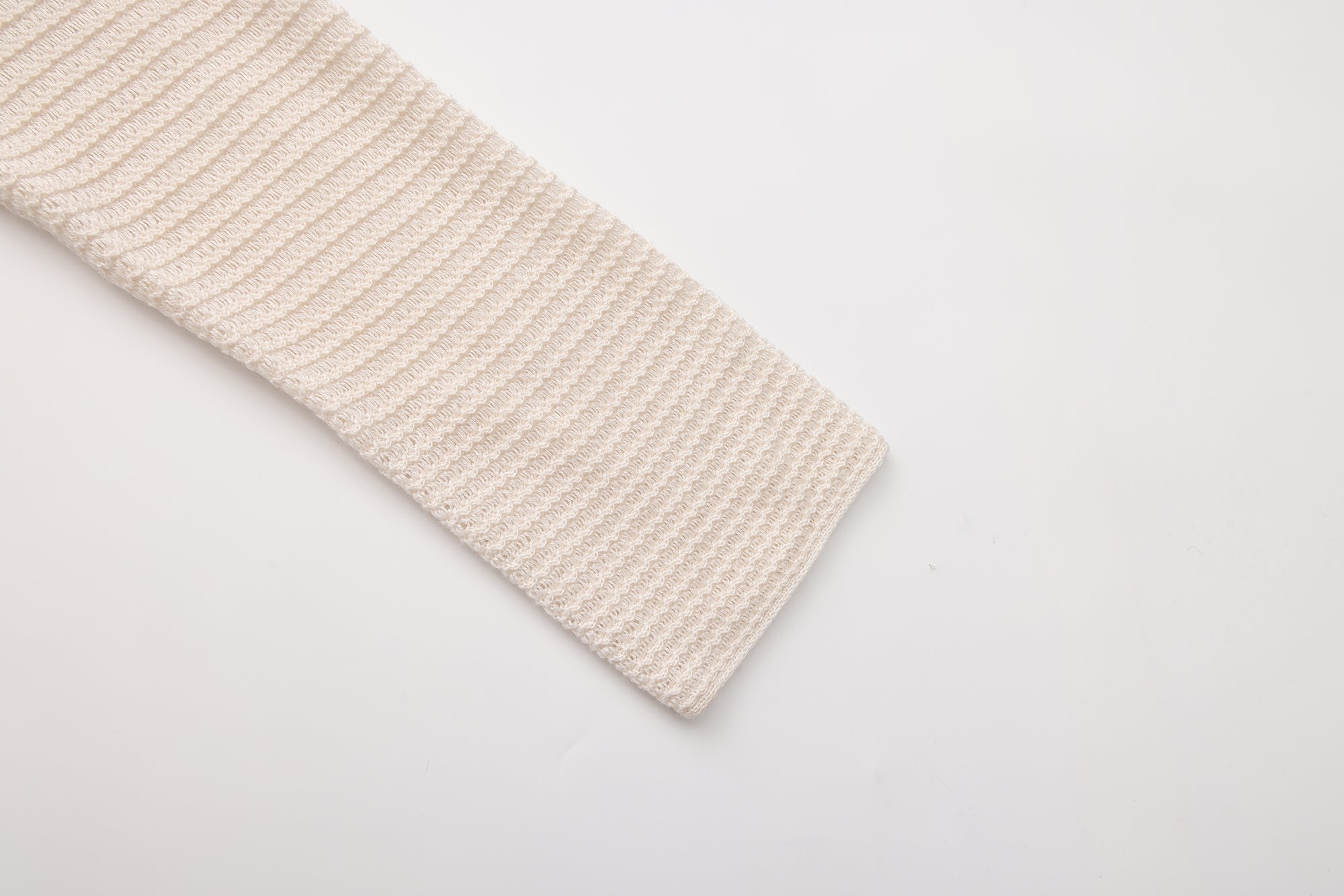 PRESS26 - IVORY LOUNGE TOP