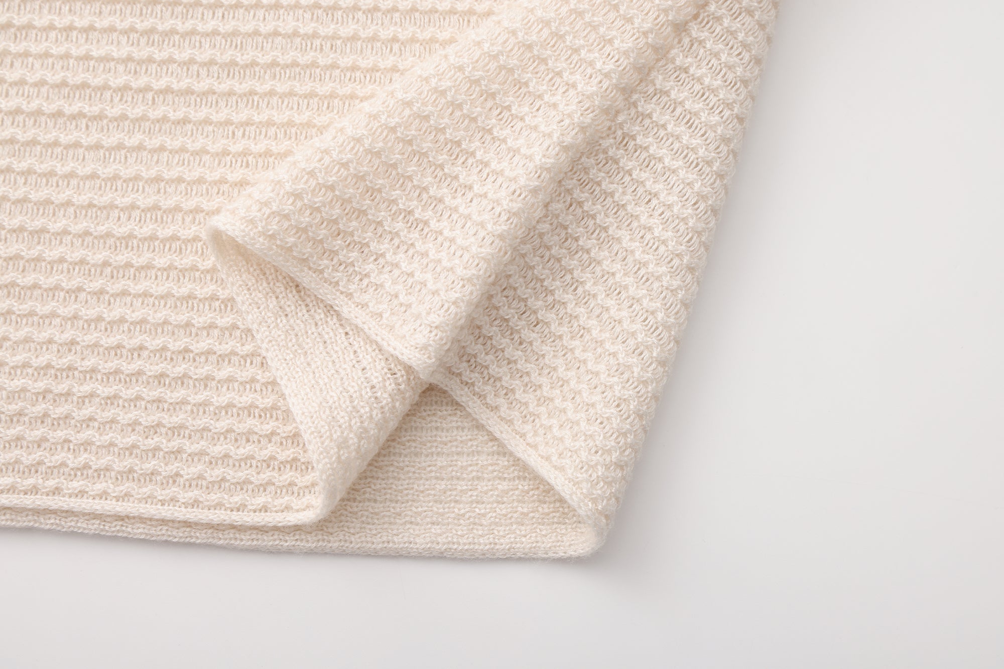 PRESS26 - IVORY LOUNGE TOP