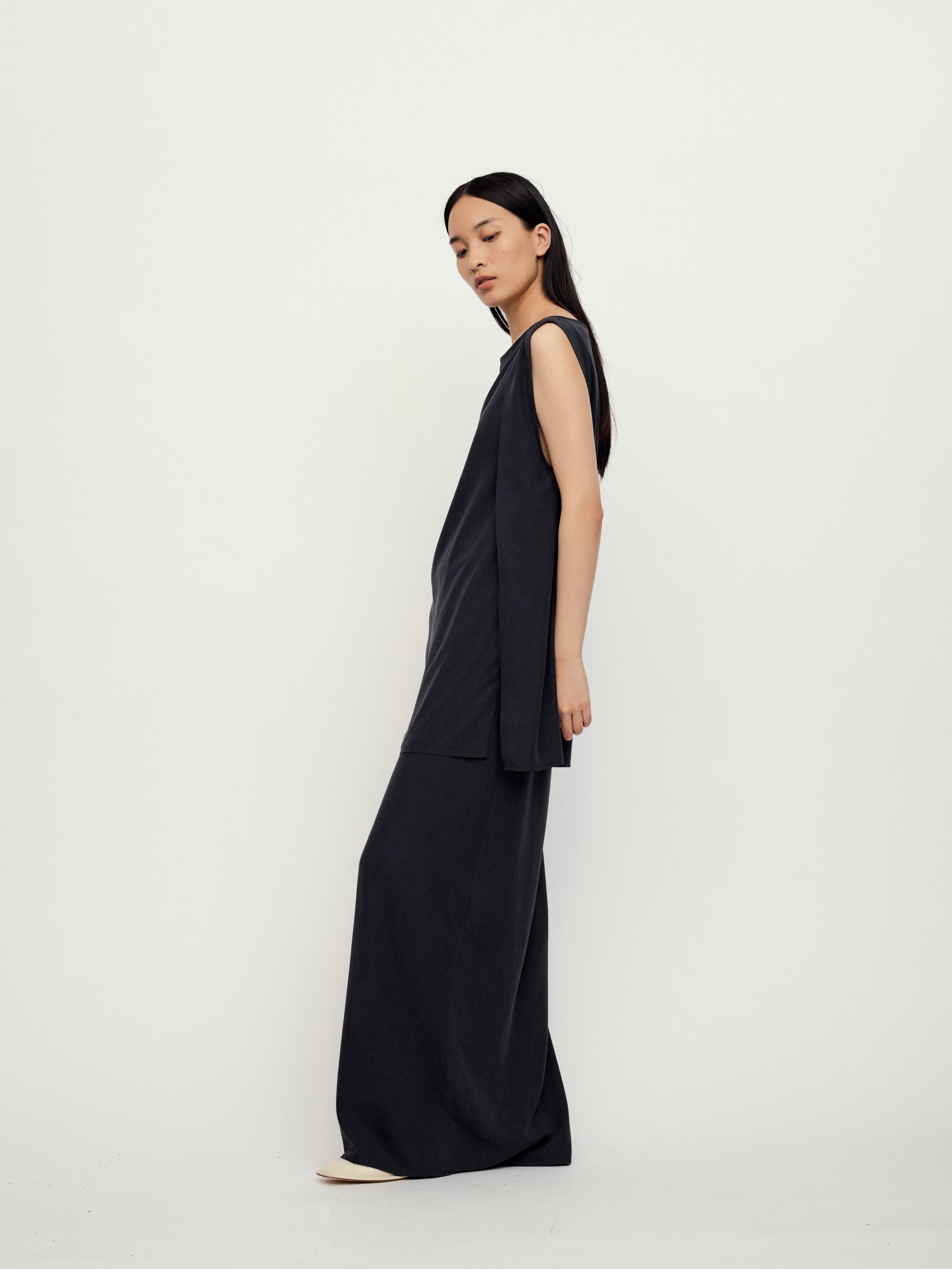 SS25 - CHARCOAL OBI TOP