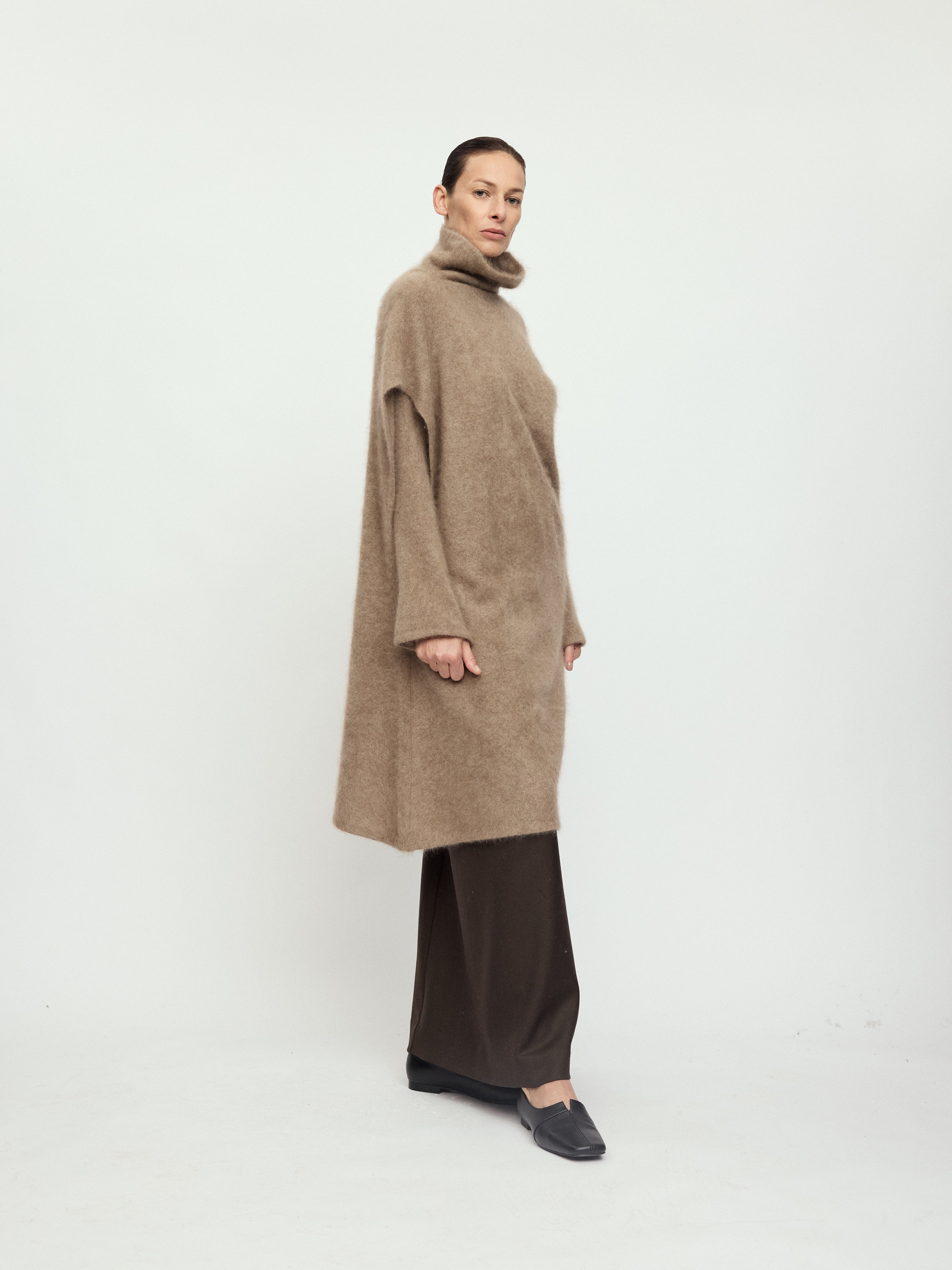 AW25 - CLUNCH KIA TOP