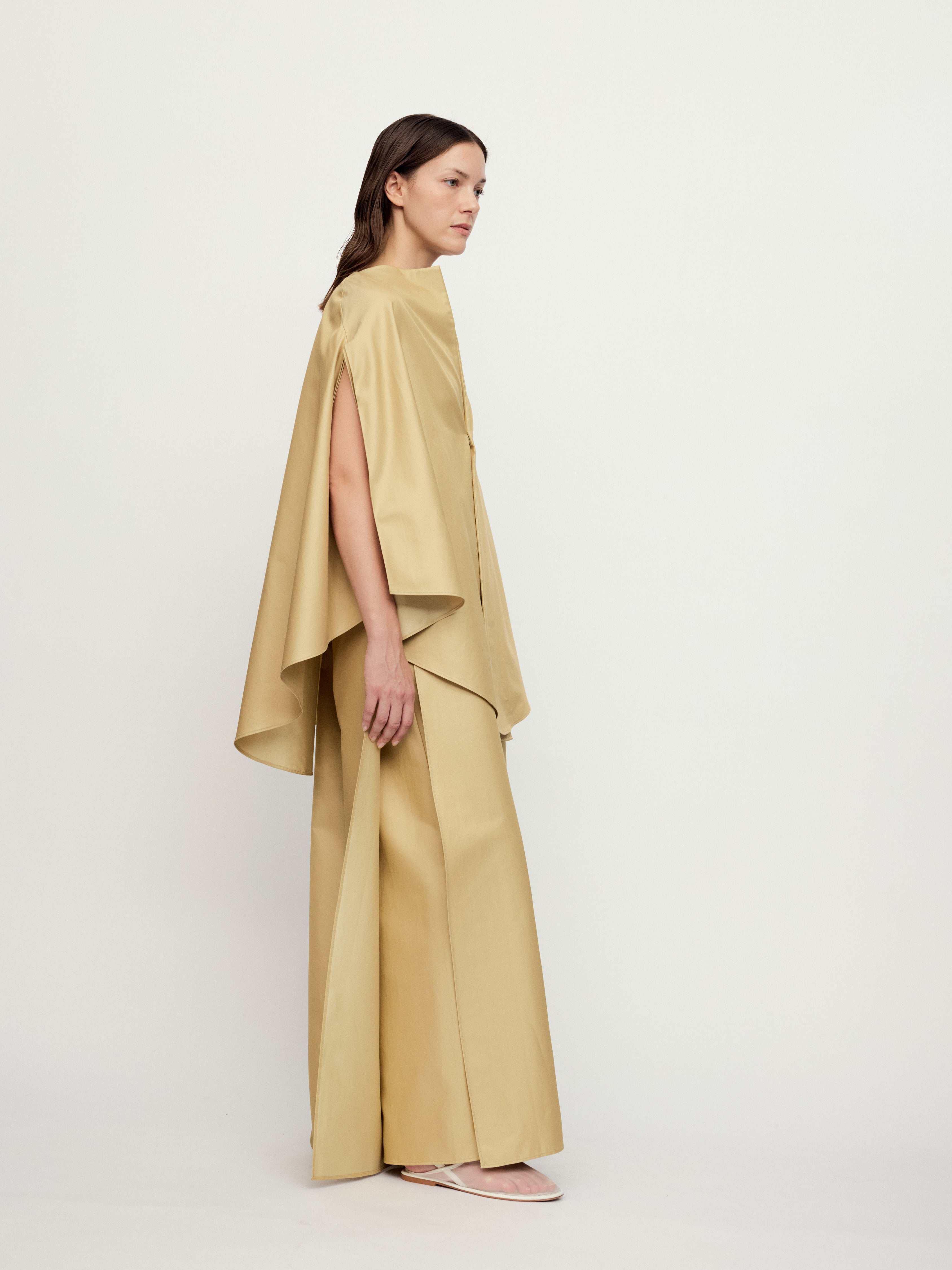 SS25 - DARK MOON BURU CAPE