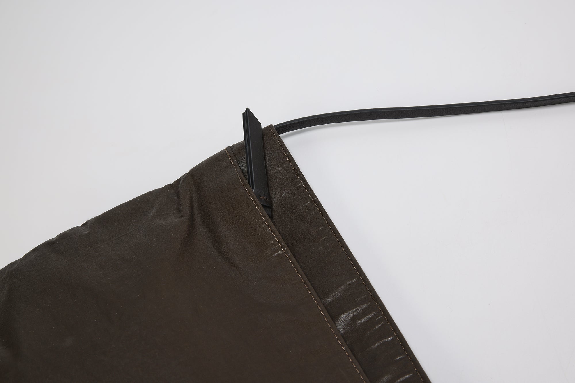 SS26 - SHINY CEDAR LAMU BAG