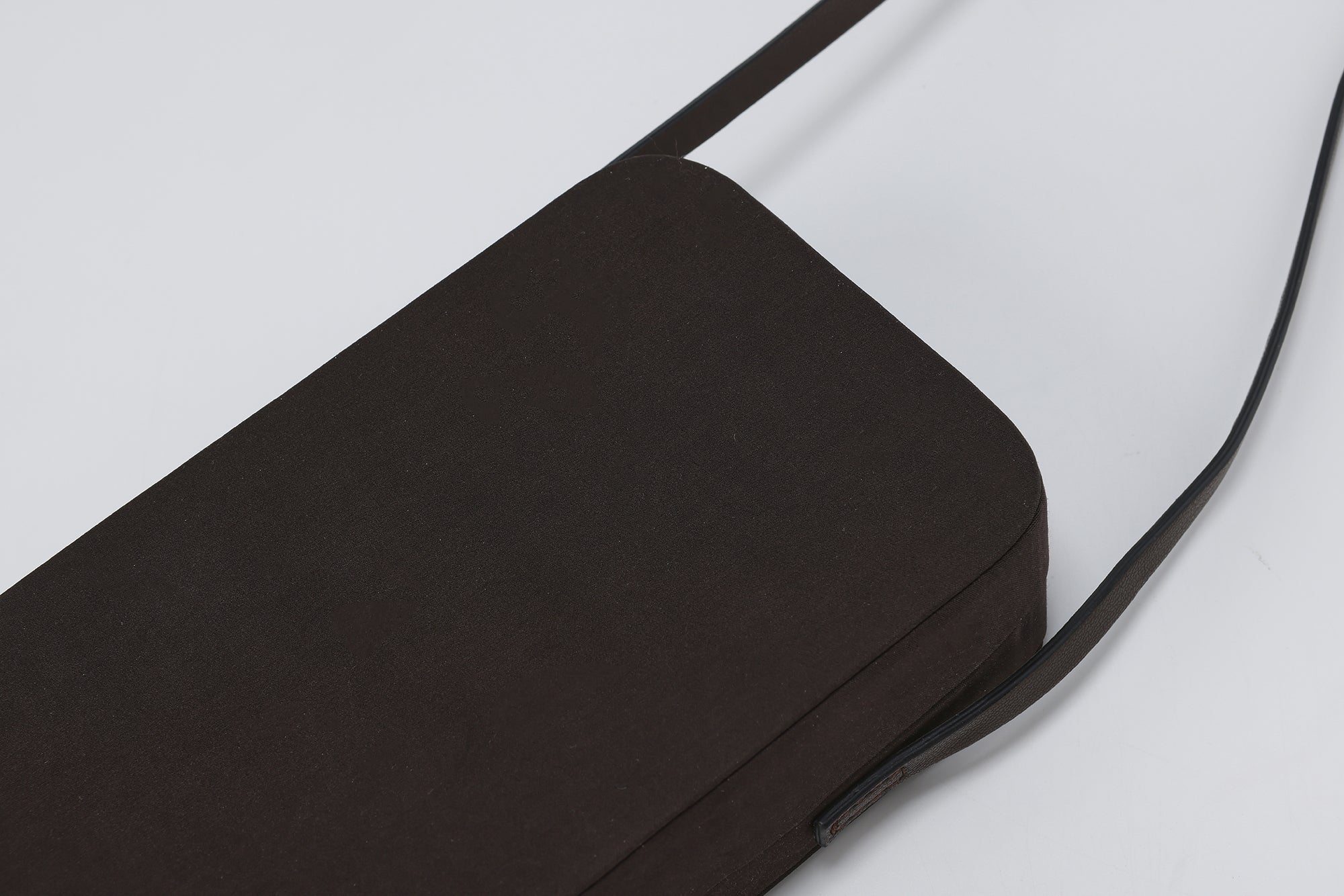 PREAW25 - SCORIA PHONE BAG