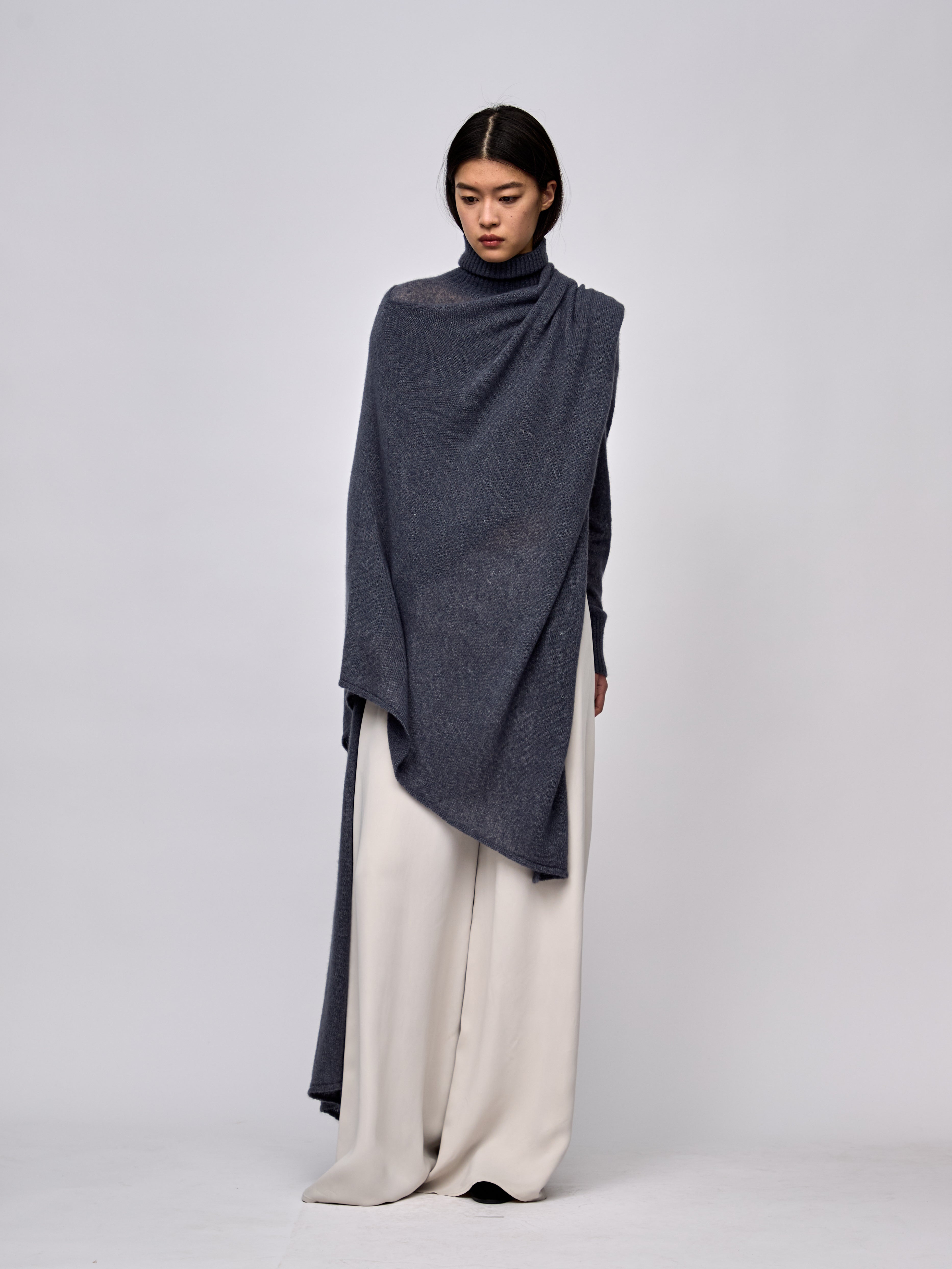 AW24 - OMBRE BLUE KNIT DRIP CAPE