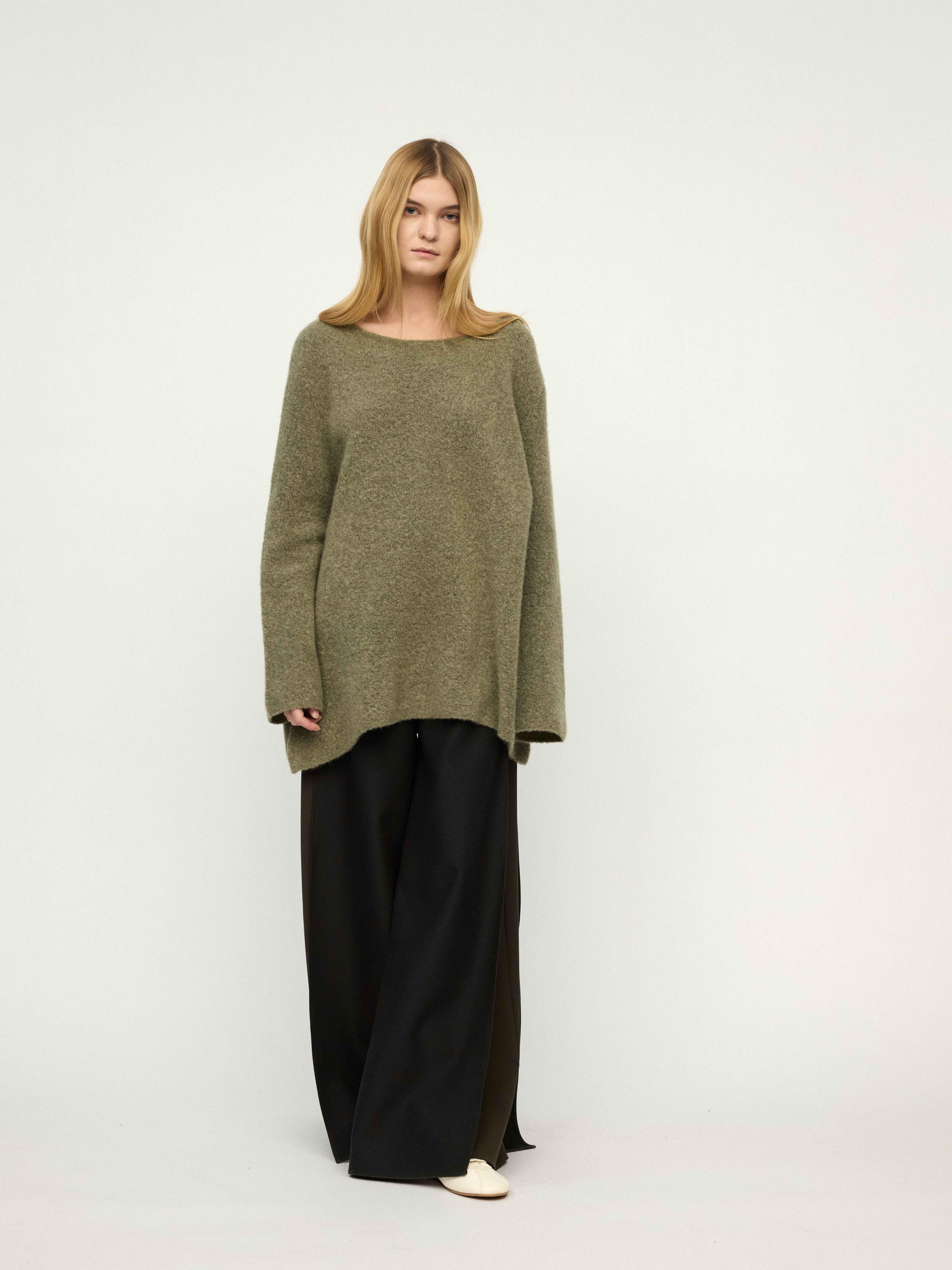 PREAW25 - DARK SAGE LOUNGE TOP