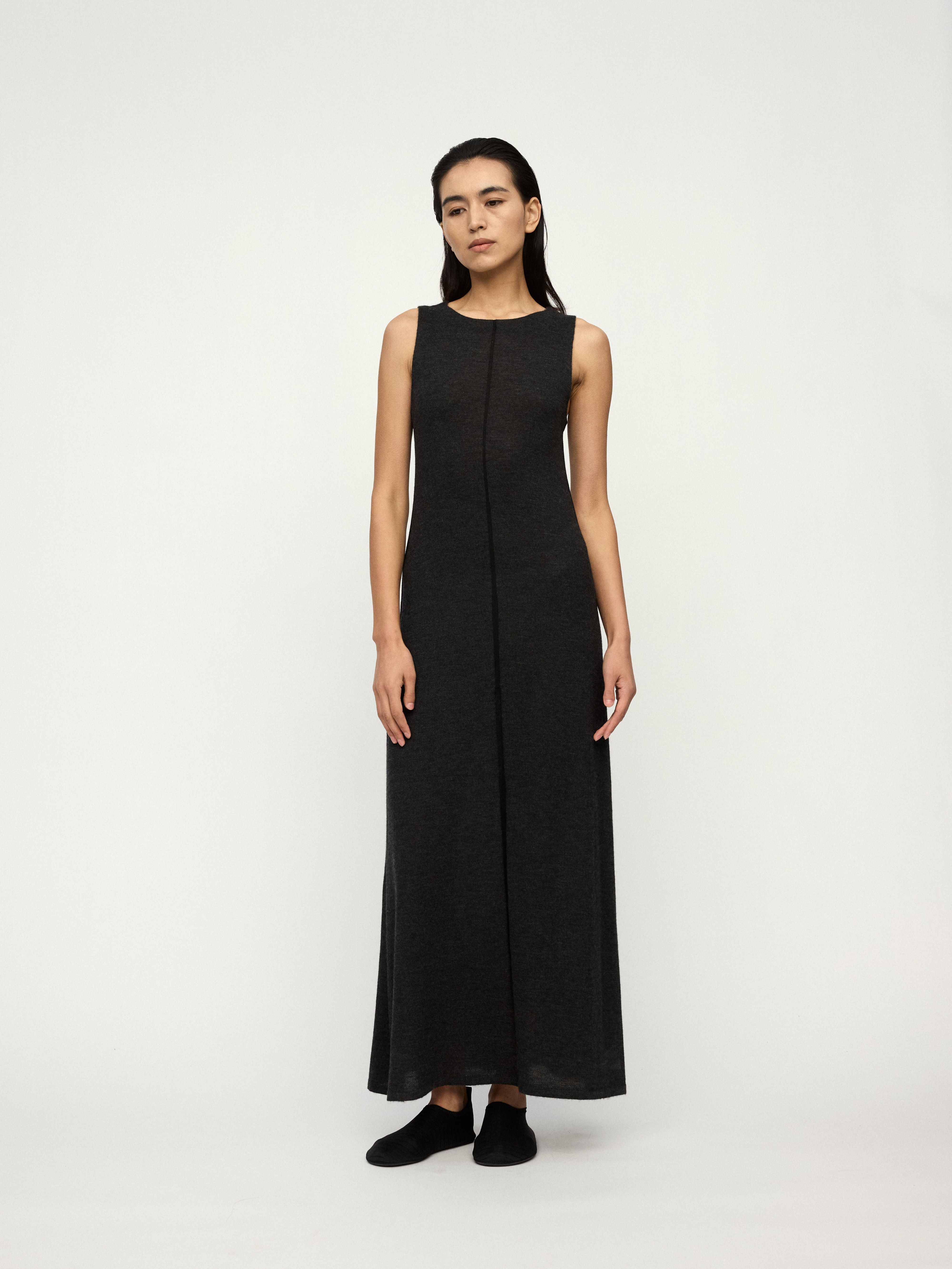 PREAW25 - DARK GREY LINE DRESS