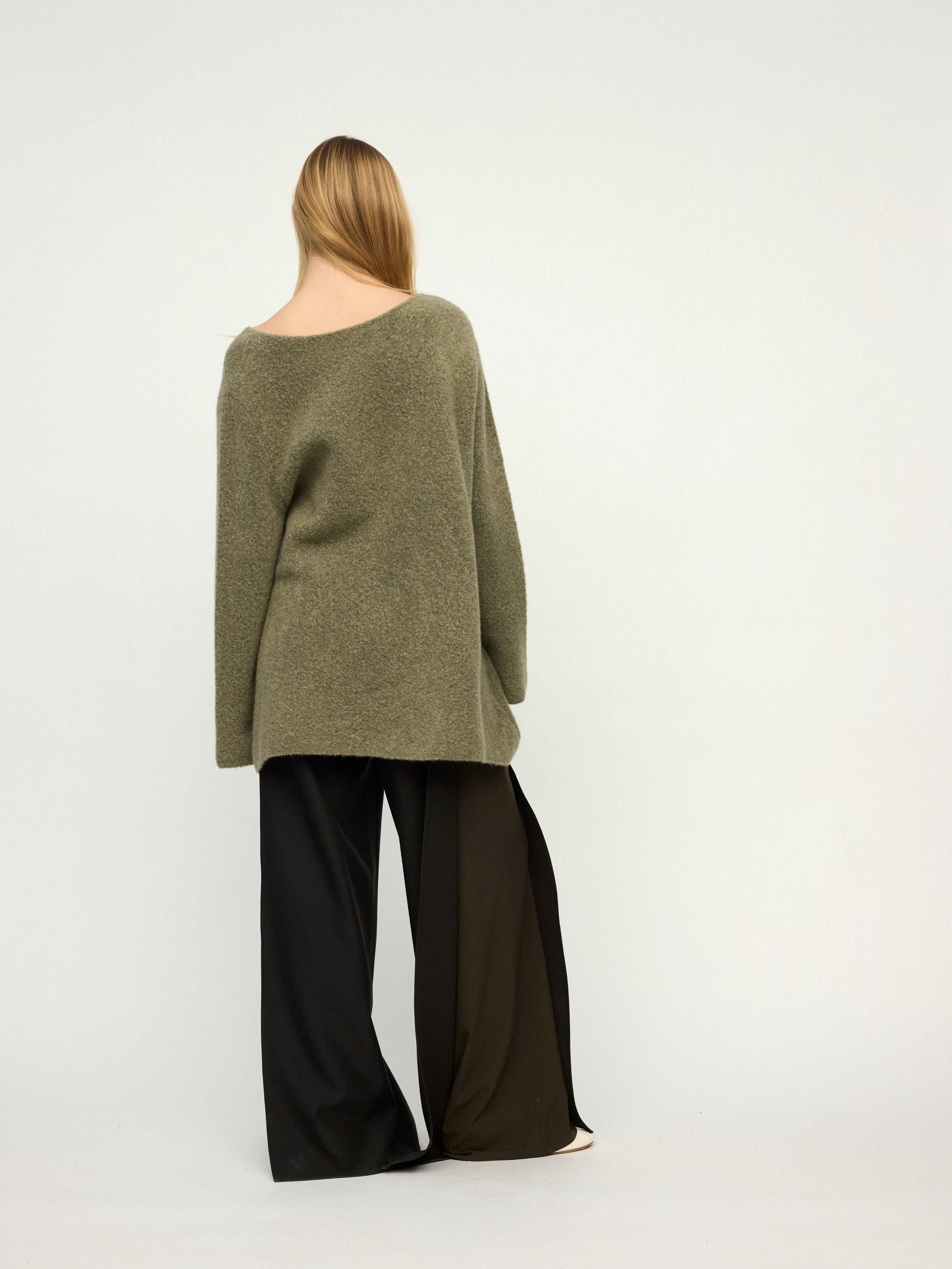 PREAW25 - DARK SAGE LOUNGE TOP