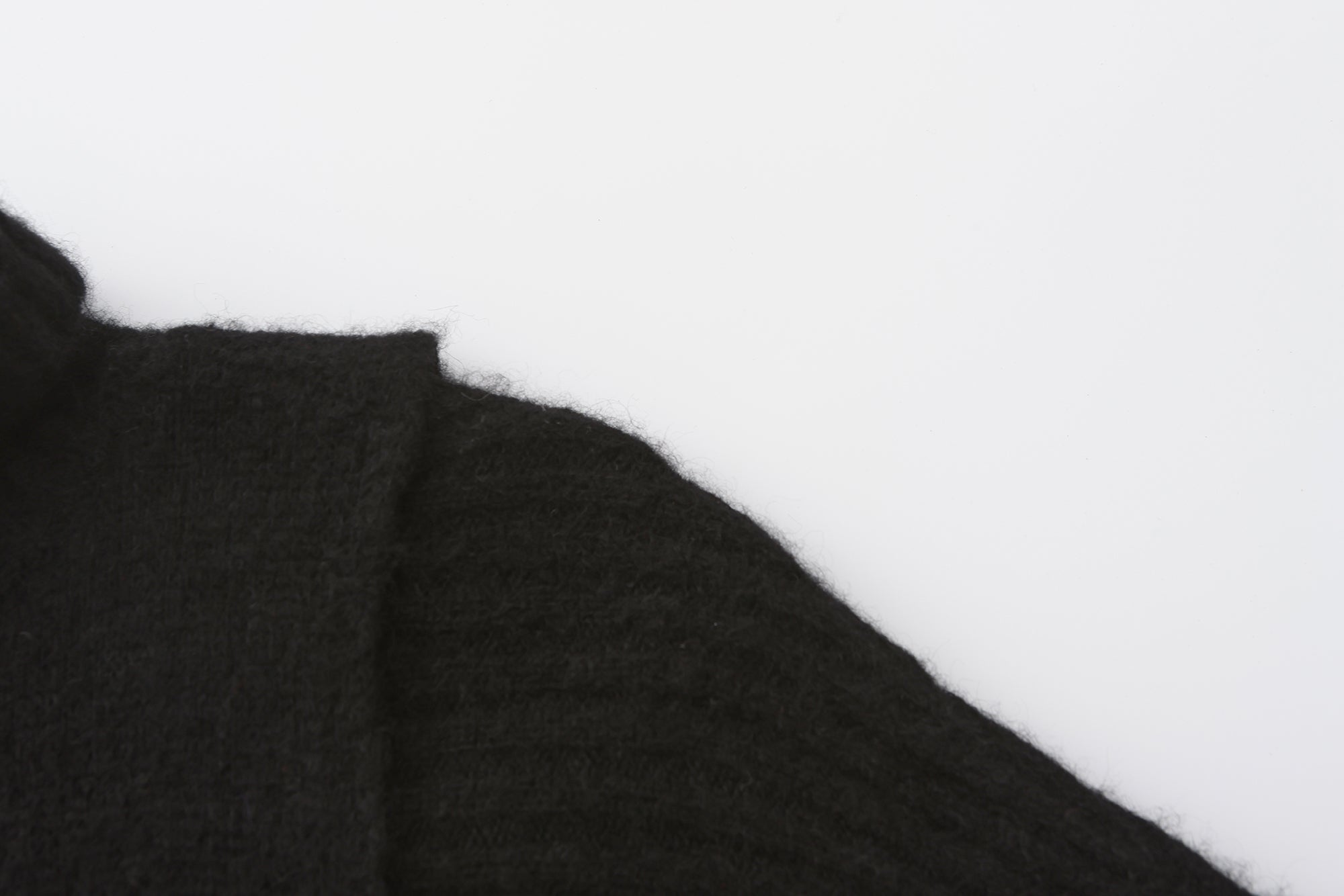 AW24 - BLACK KNIT JALUIT TOP