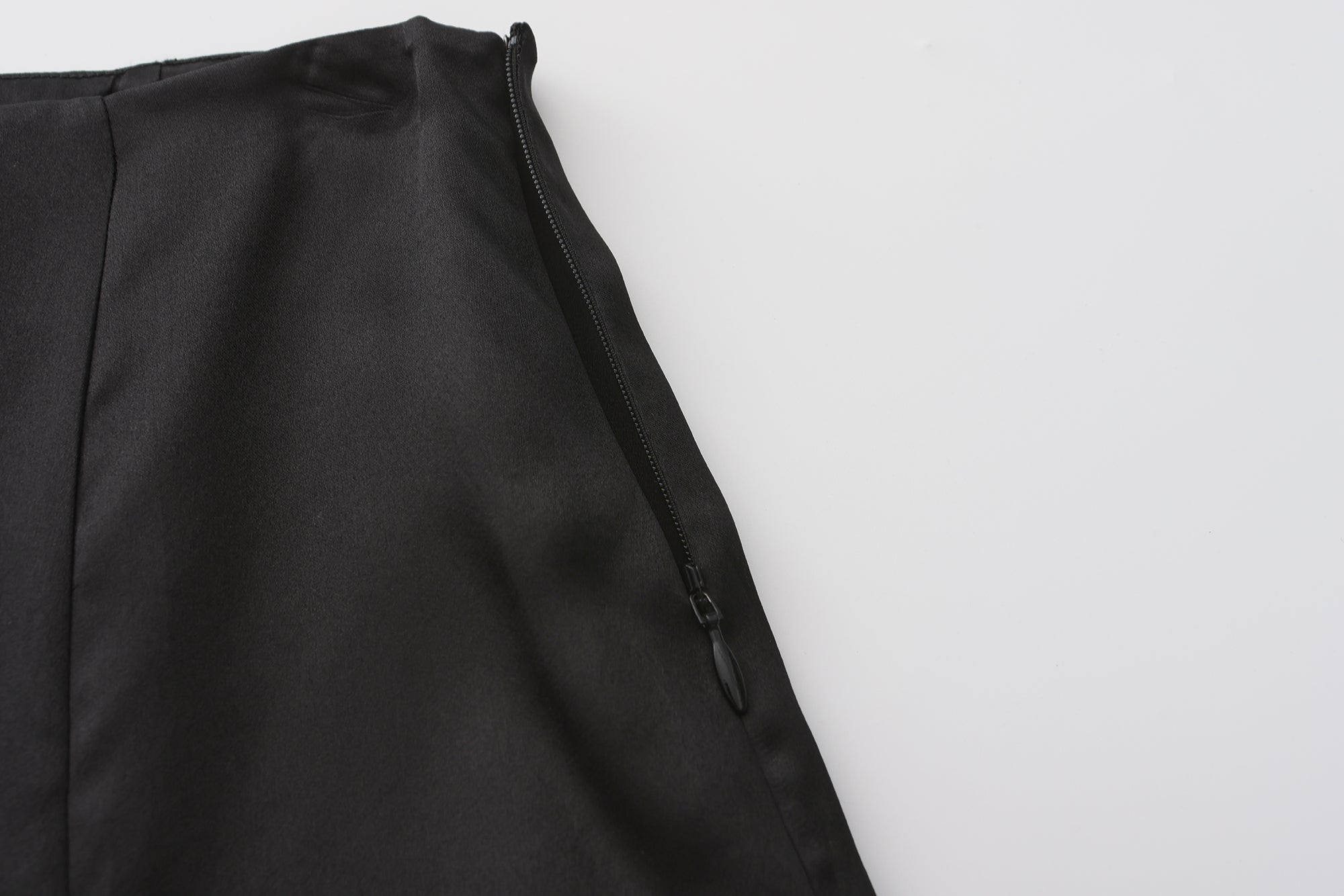 PRE SS25 - JET BLACK COCOON SKIRT