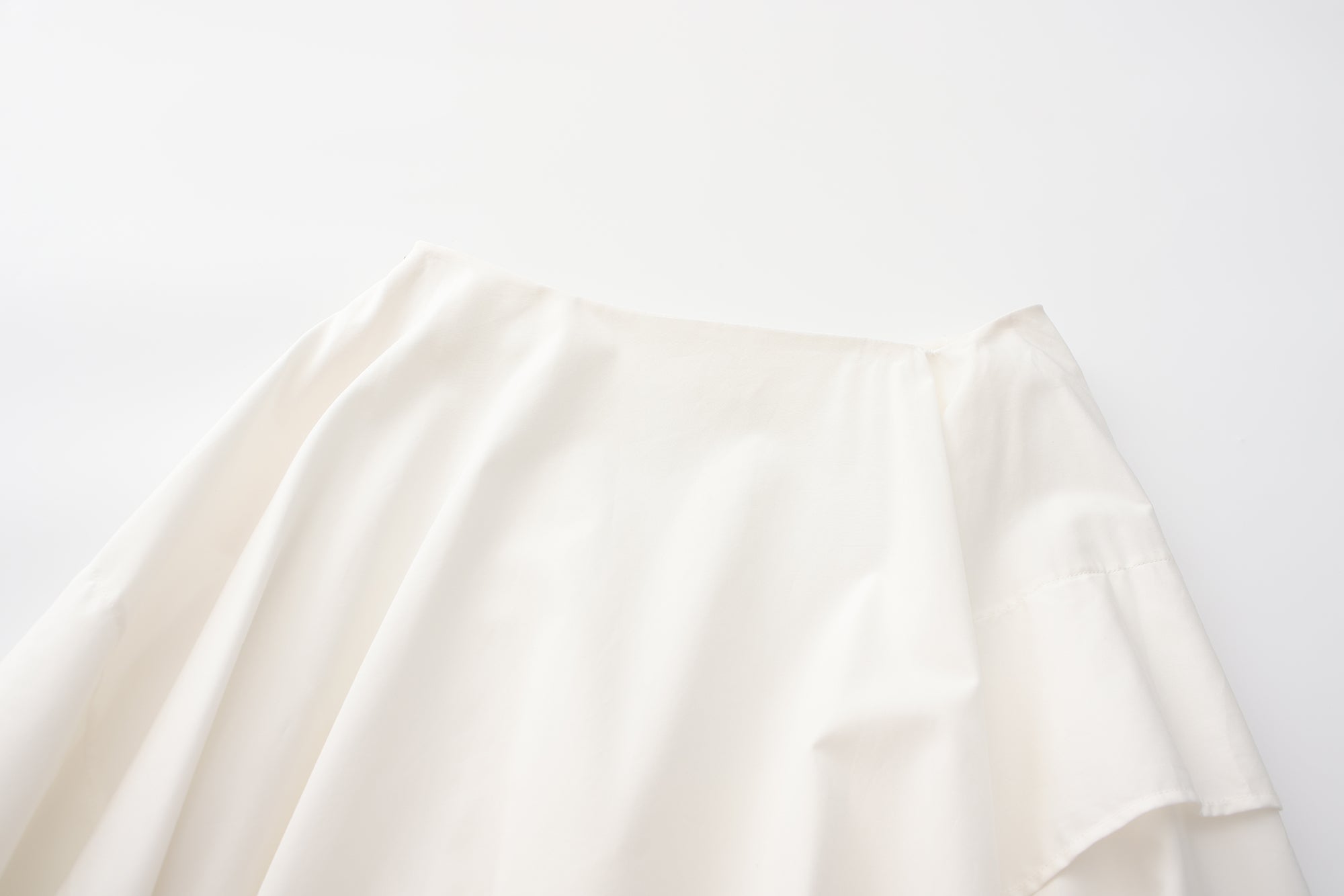 PRE SS25 - GLAZE WHITE TEURI SKIRT