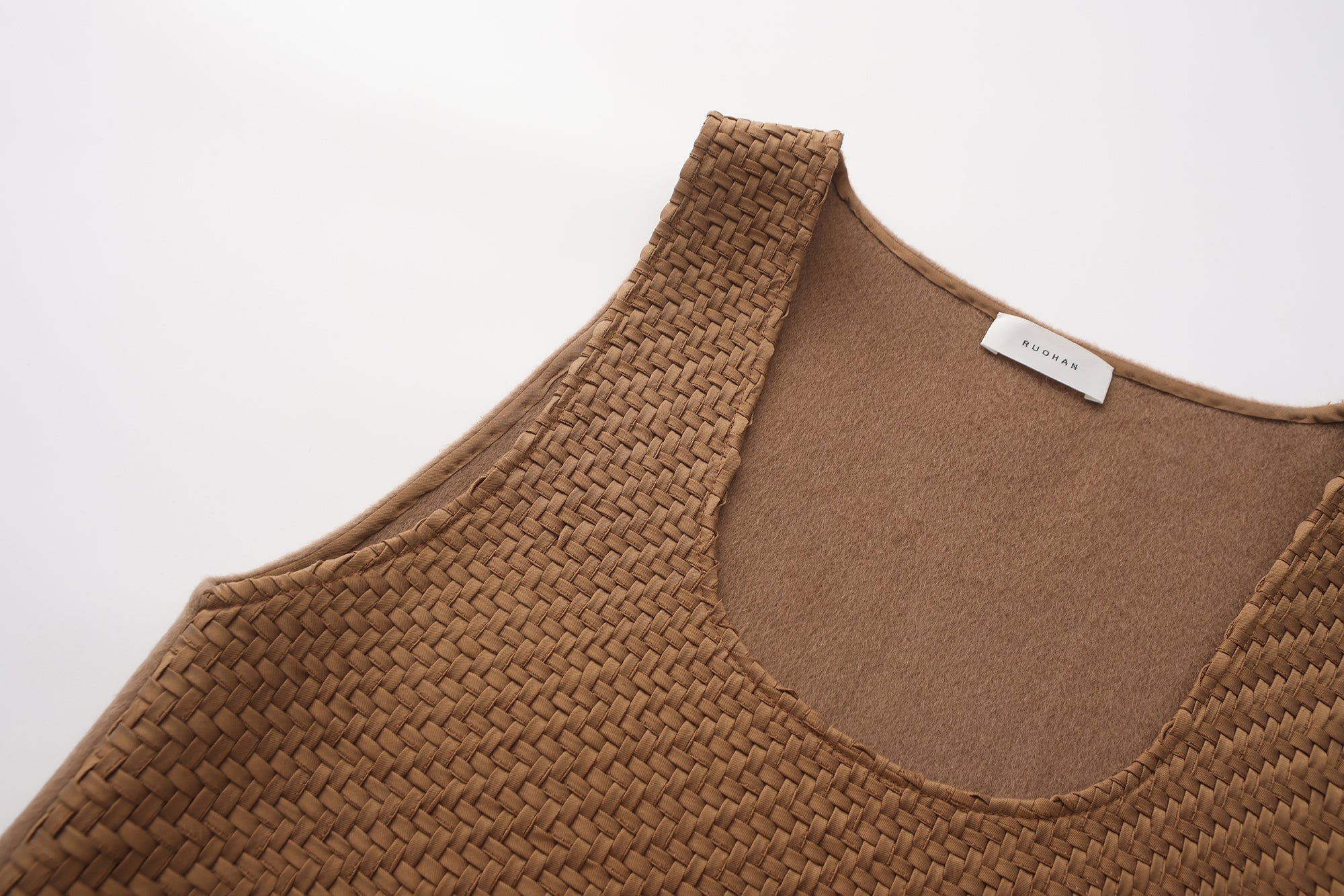 PREAW25 - GLODEN TILE TANK TOP