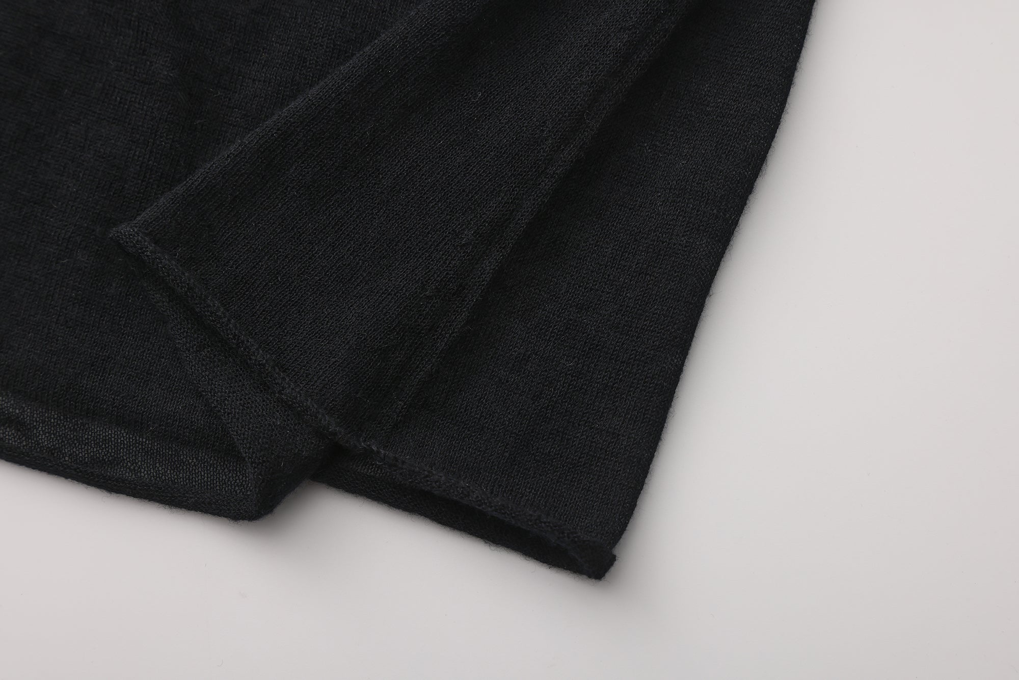 AW25 - BLACK FROST TURTLE NECK TOP