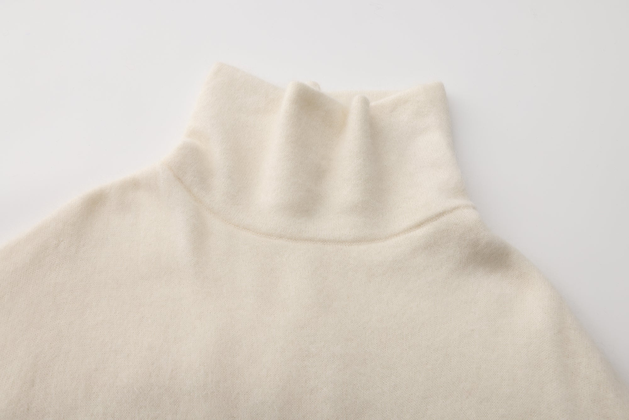 AW25 - WHITE KIA TOP