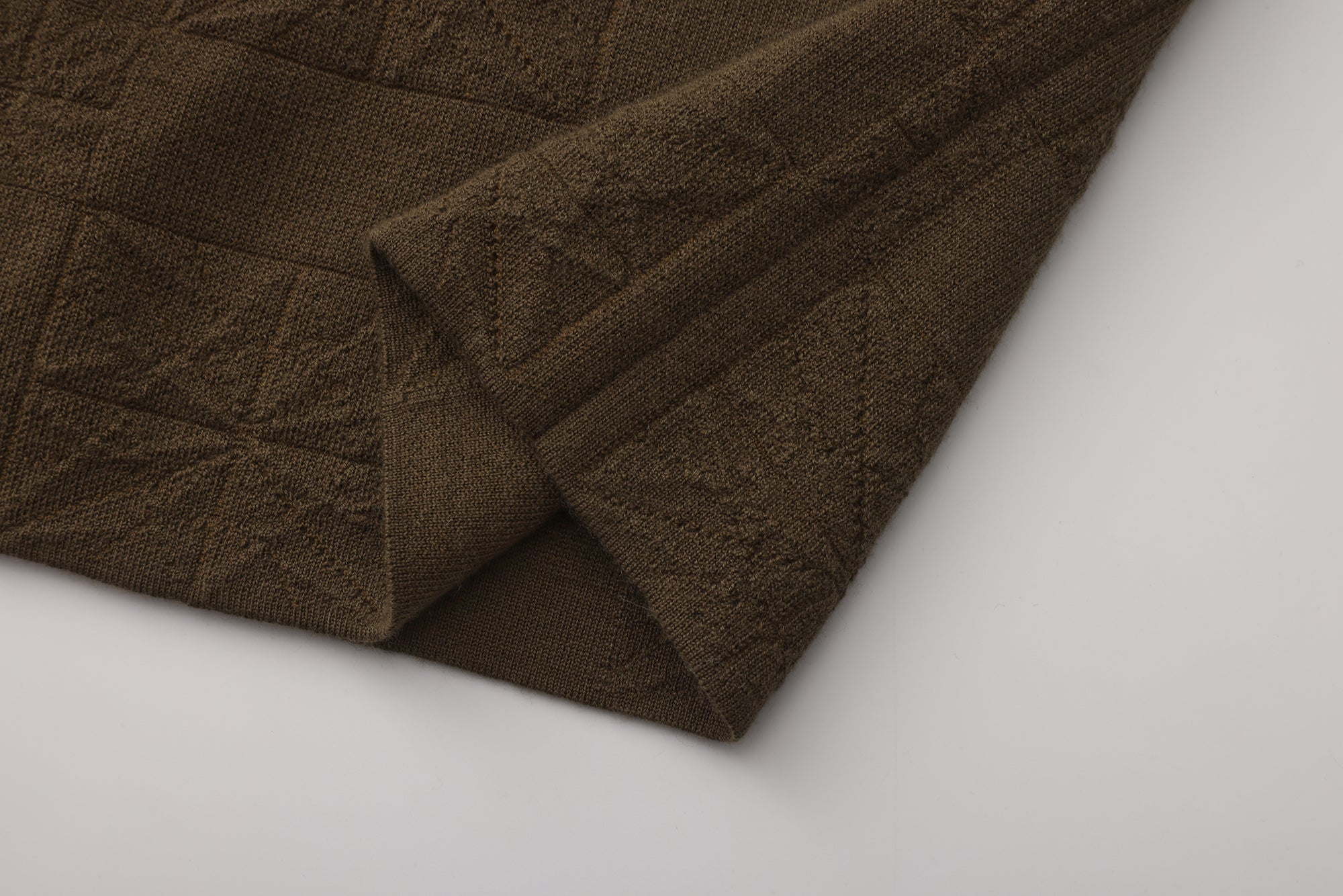AW25 - CAMOUFLAGE HURD CAPE