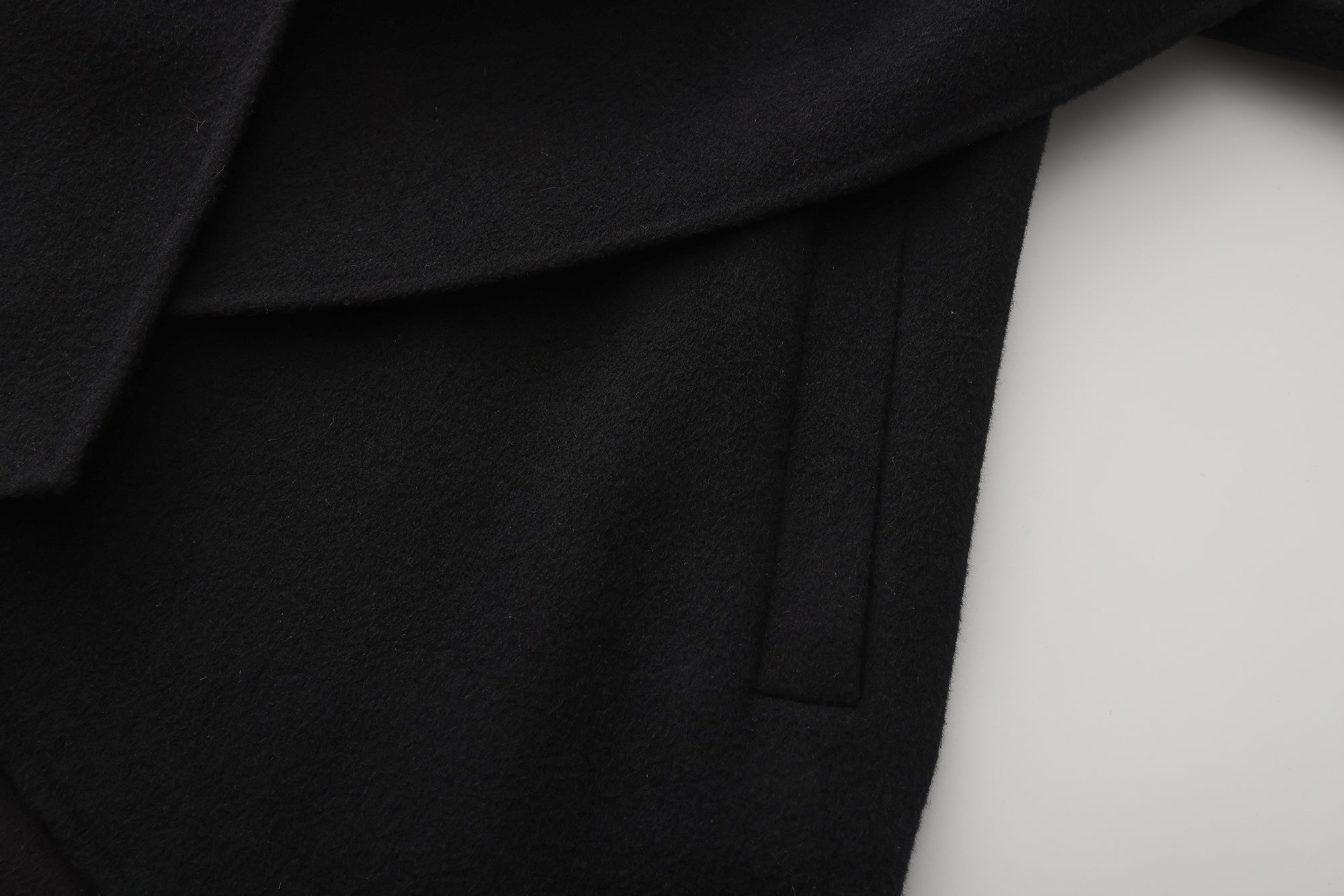 AW25 - JET BLACK MIRA COAT