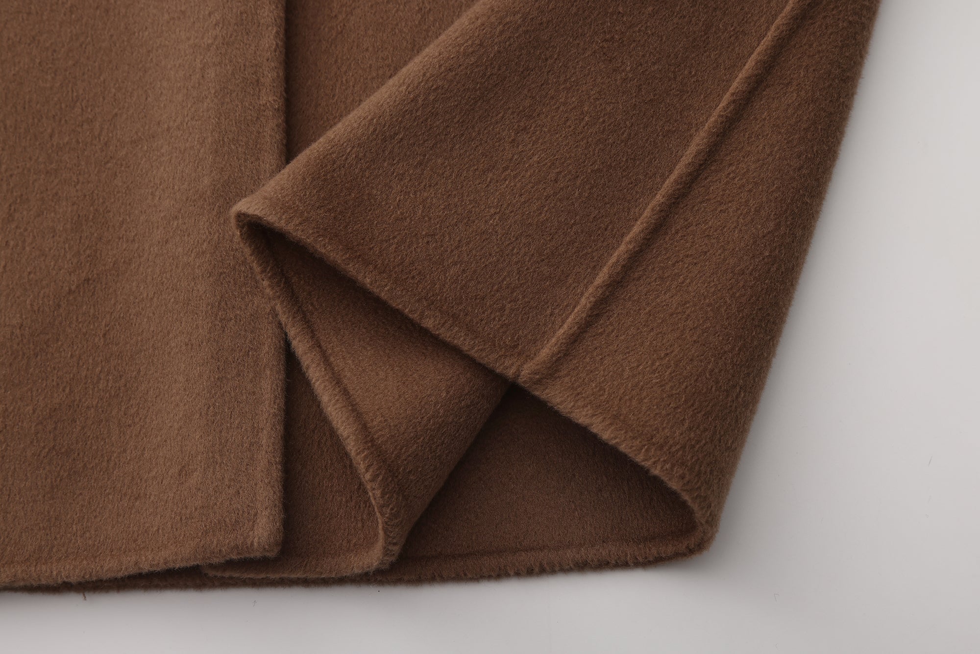 AW25 - GOLDEN SIRI CAPE