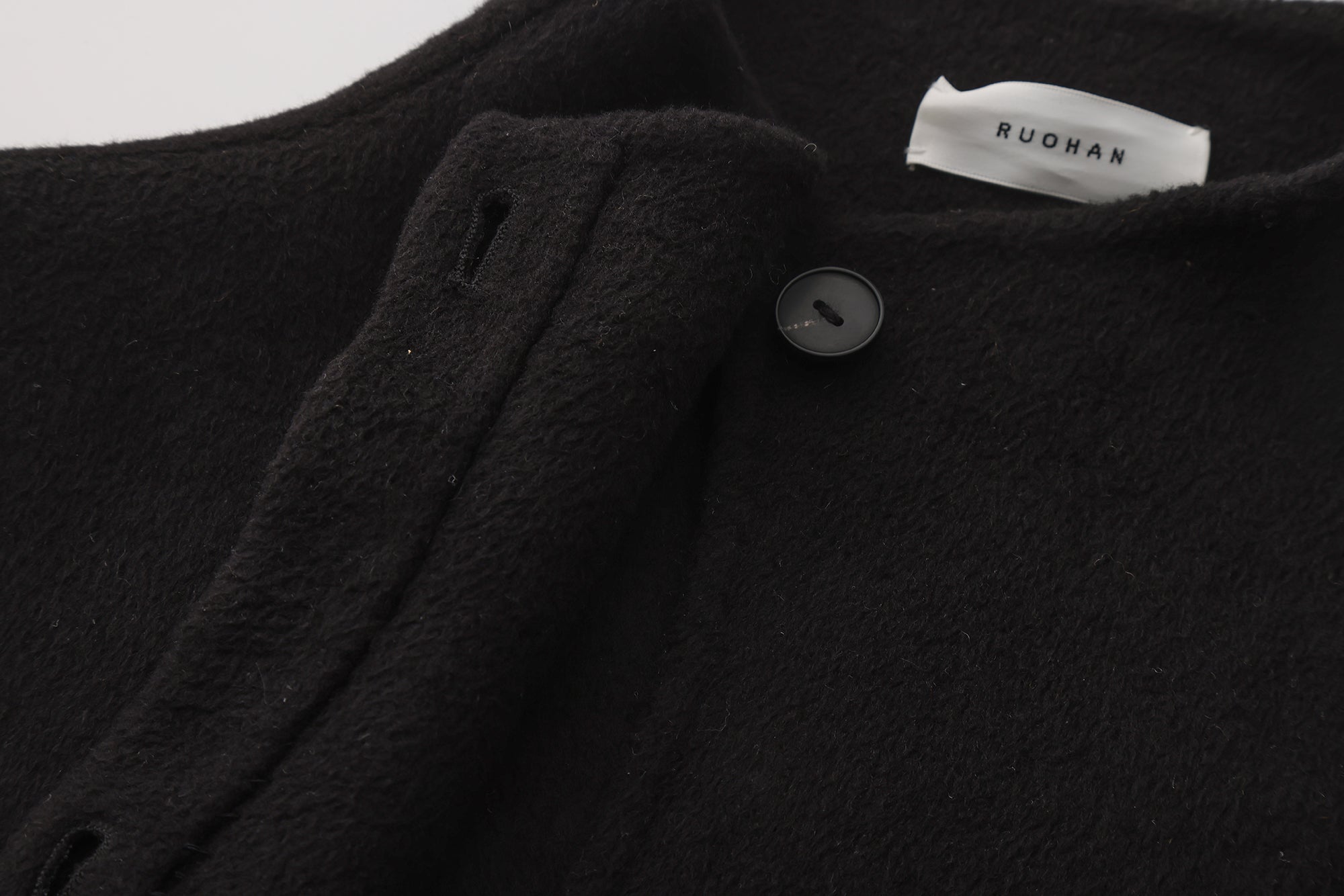 AW25 - JET BLACK SIRI CAPE