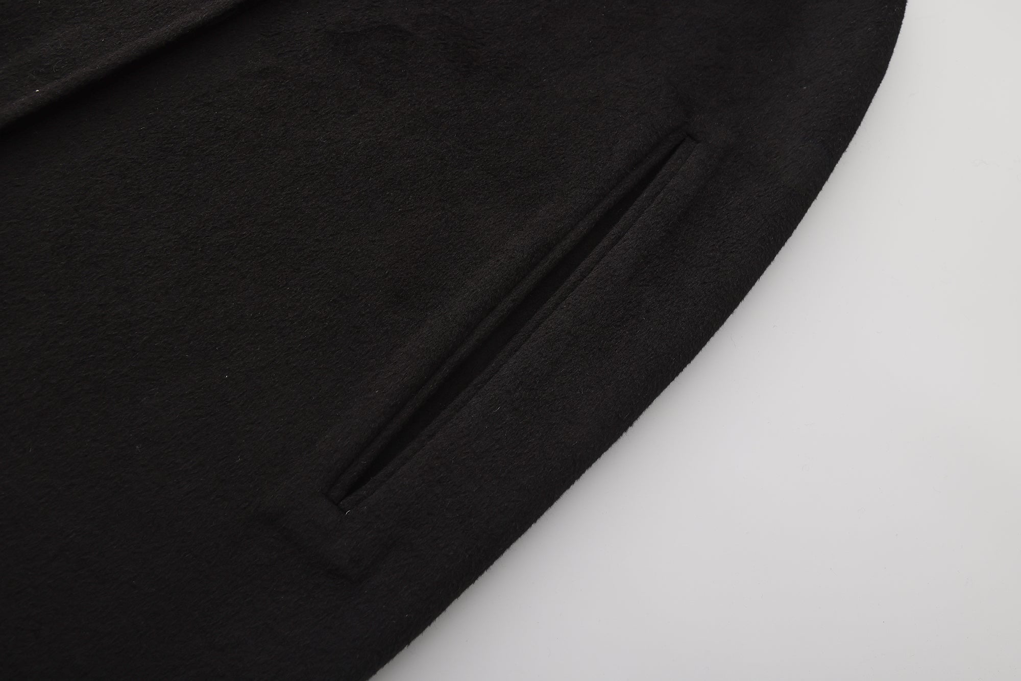 AW25 - JET BLACK SIRI CAPE