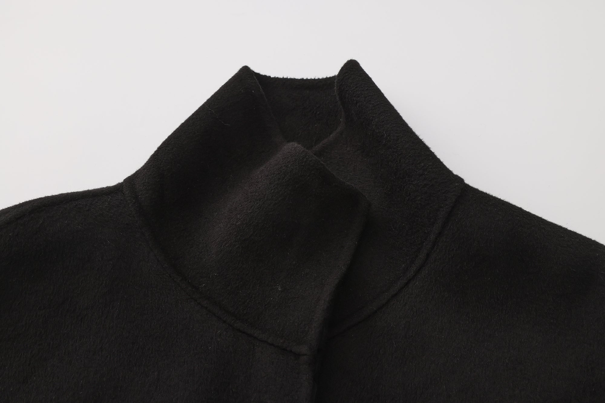 AW25 - JET BLACK PENRHYN COAT