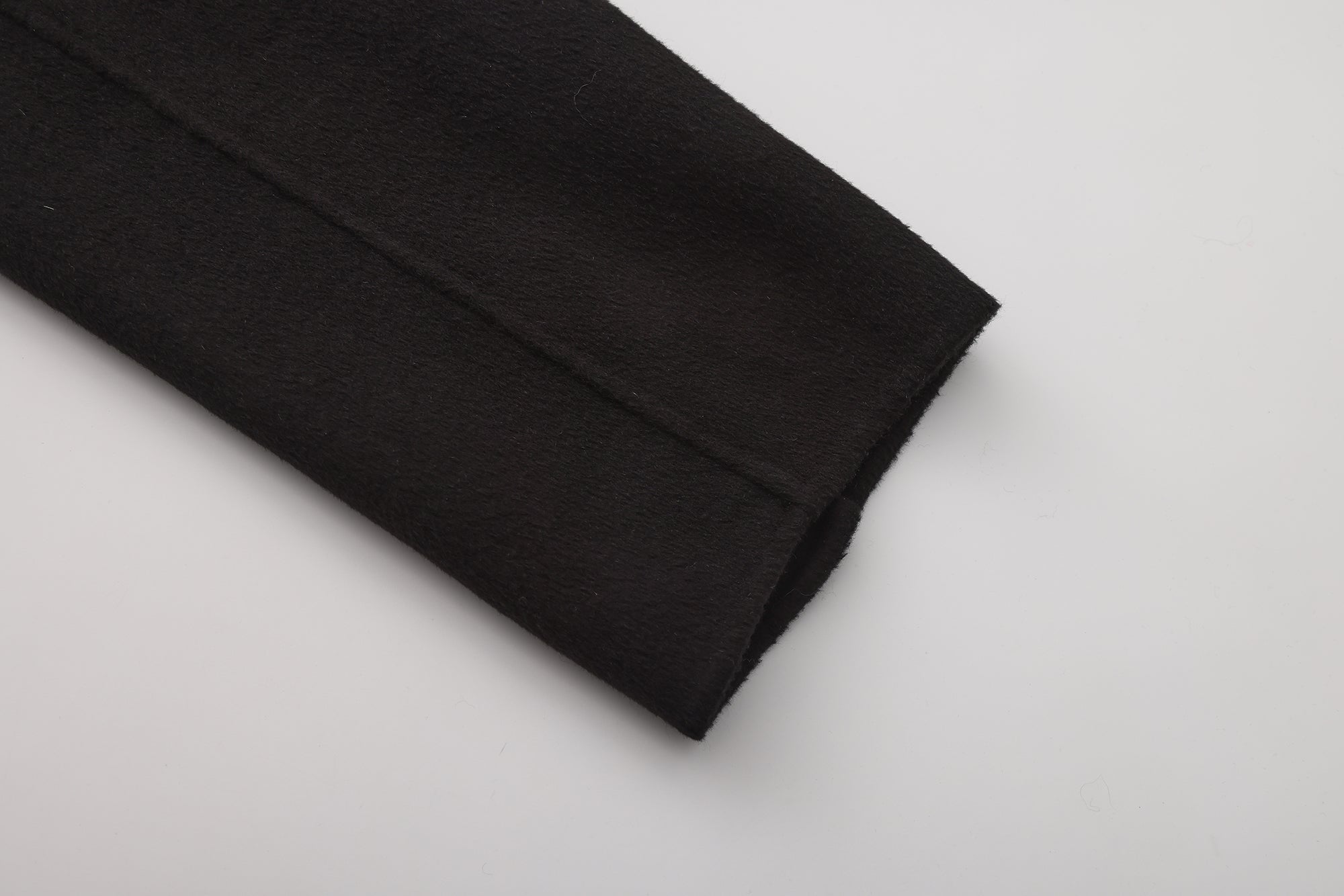 AW25 - JET BLACK PENRHYN COAT