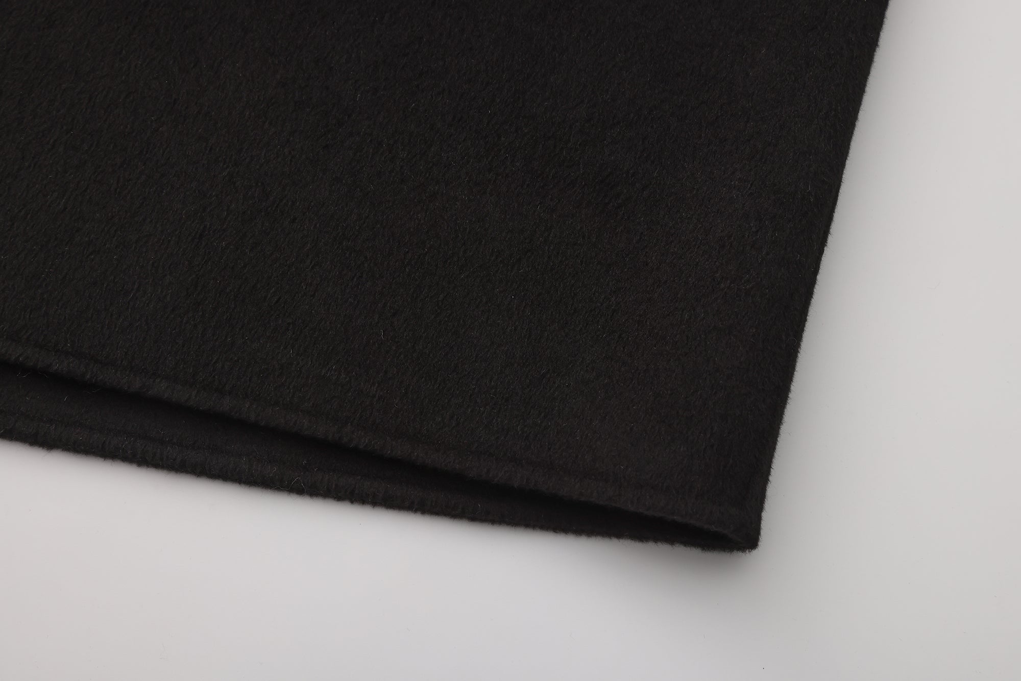 AW25 - JET BLACK PENRHYN COAT