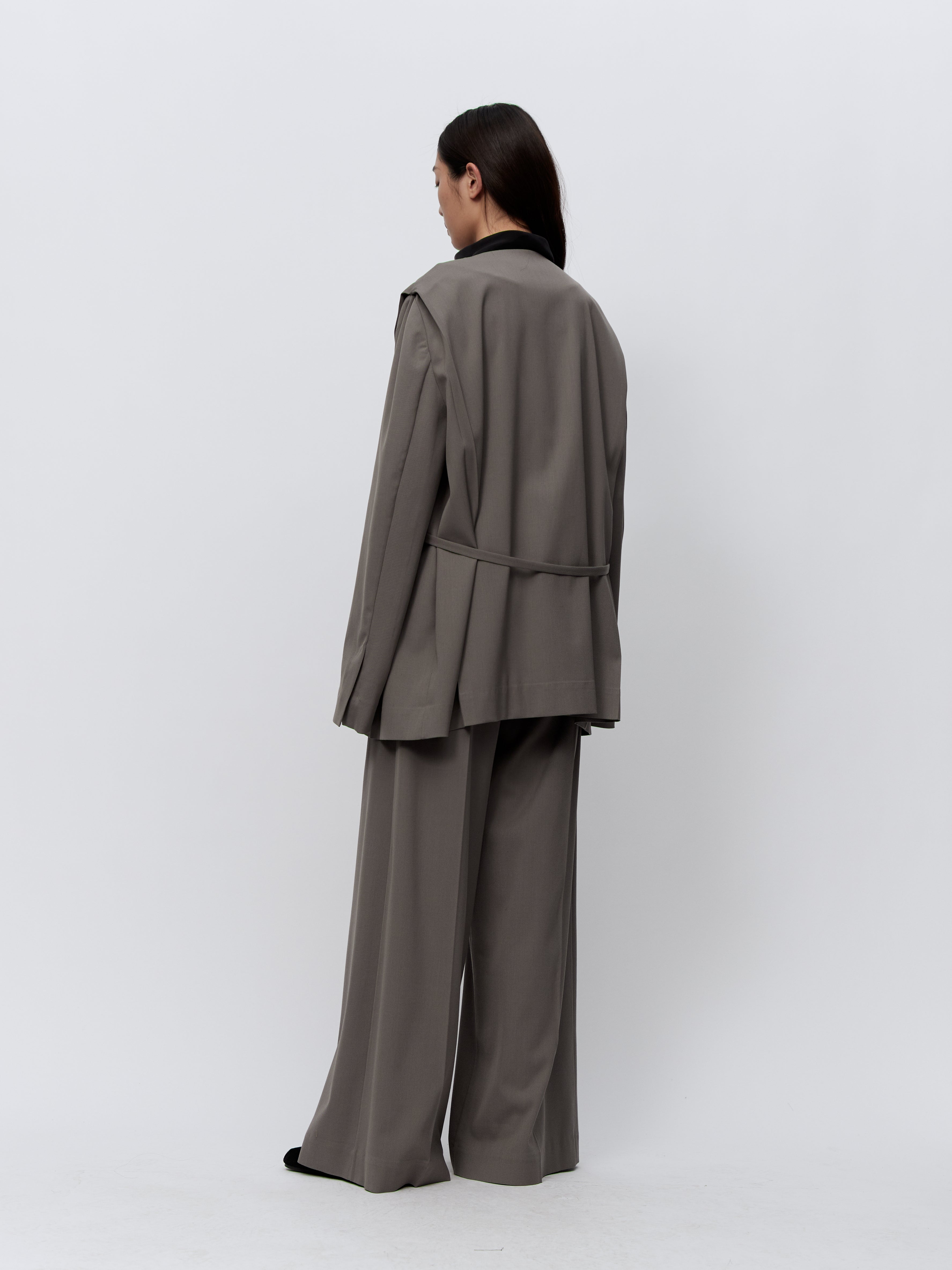 PREAW24 - GREY MUNA JACKET