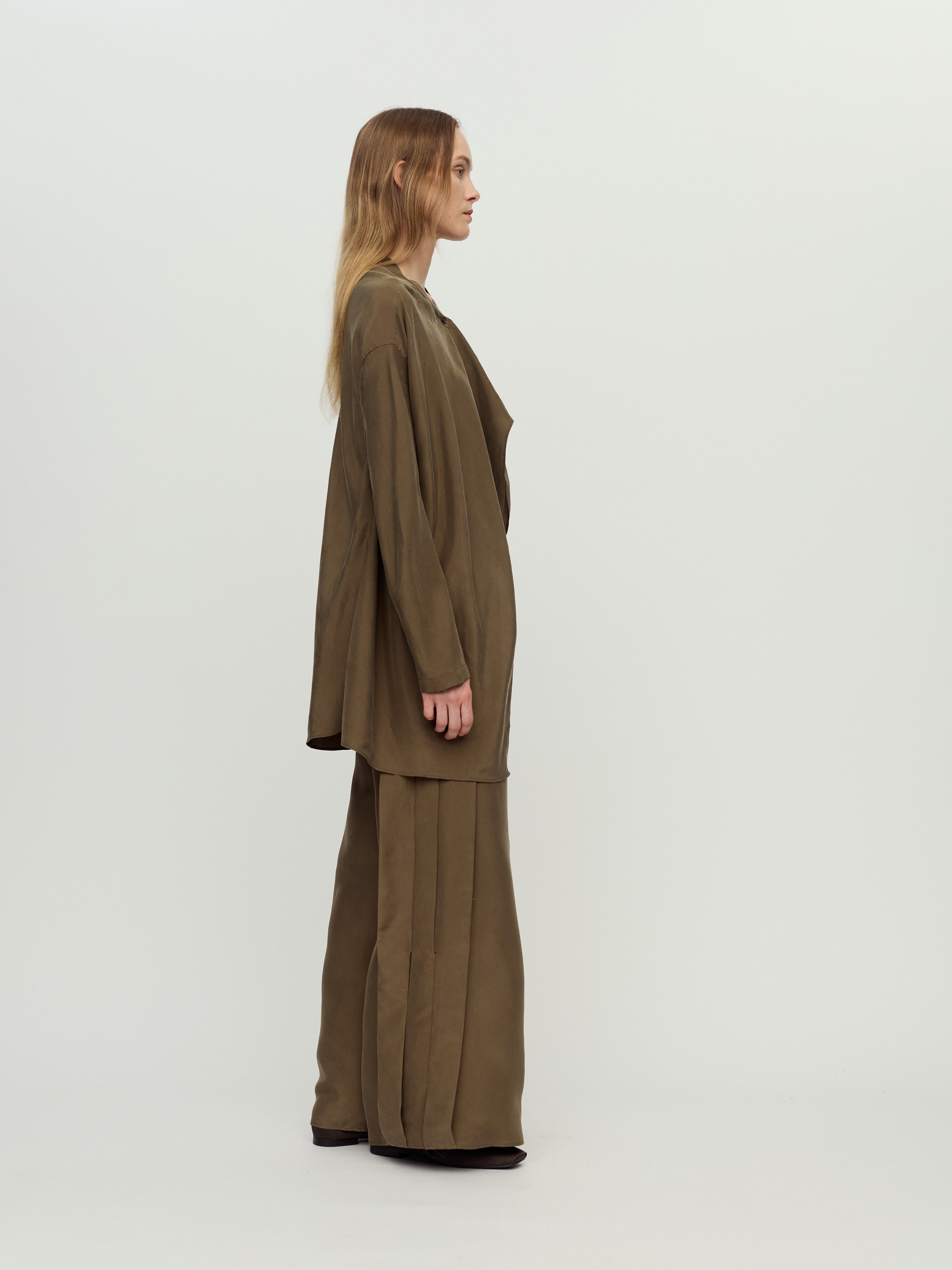 PRESS26 - OLIVE NORO SHIRT