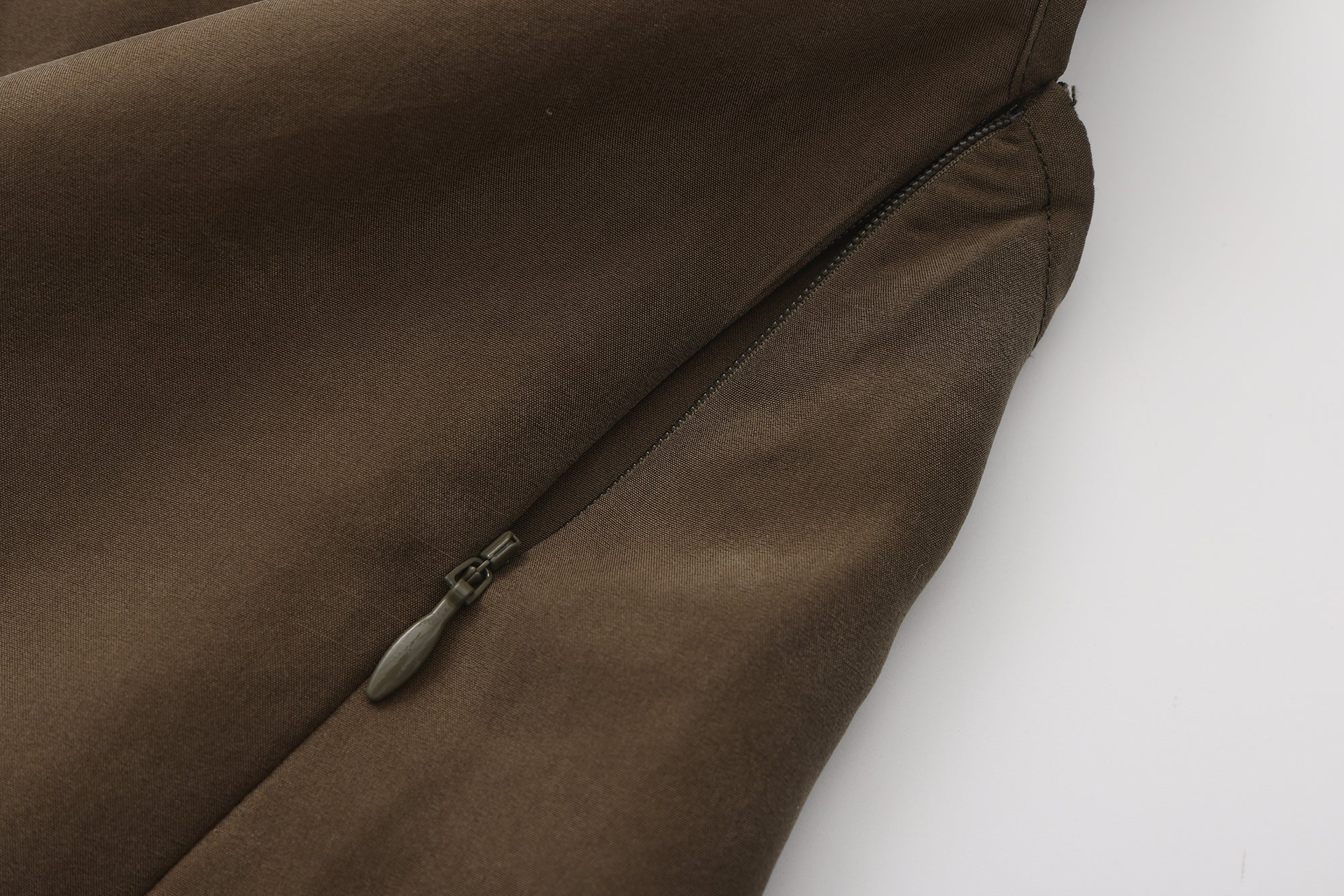 PRESS26 - OLIVE KUVA TOP