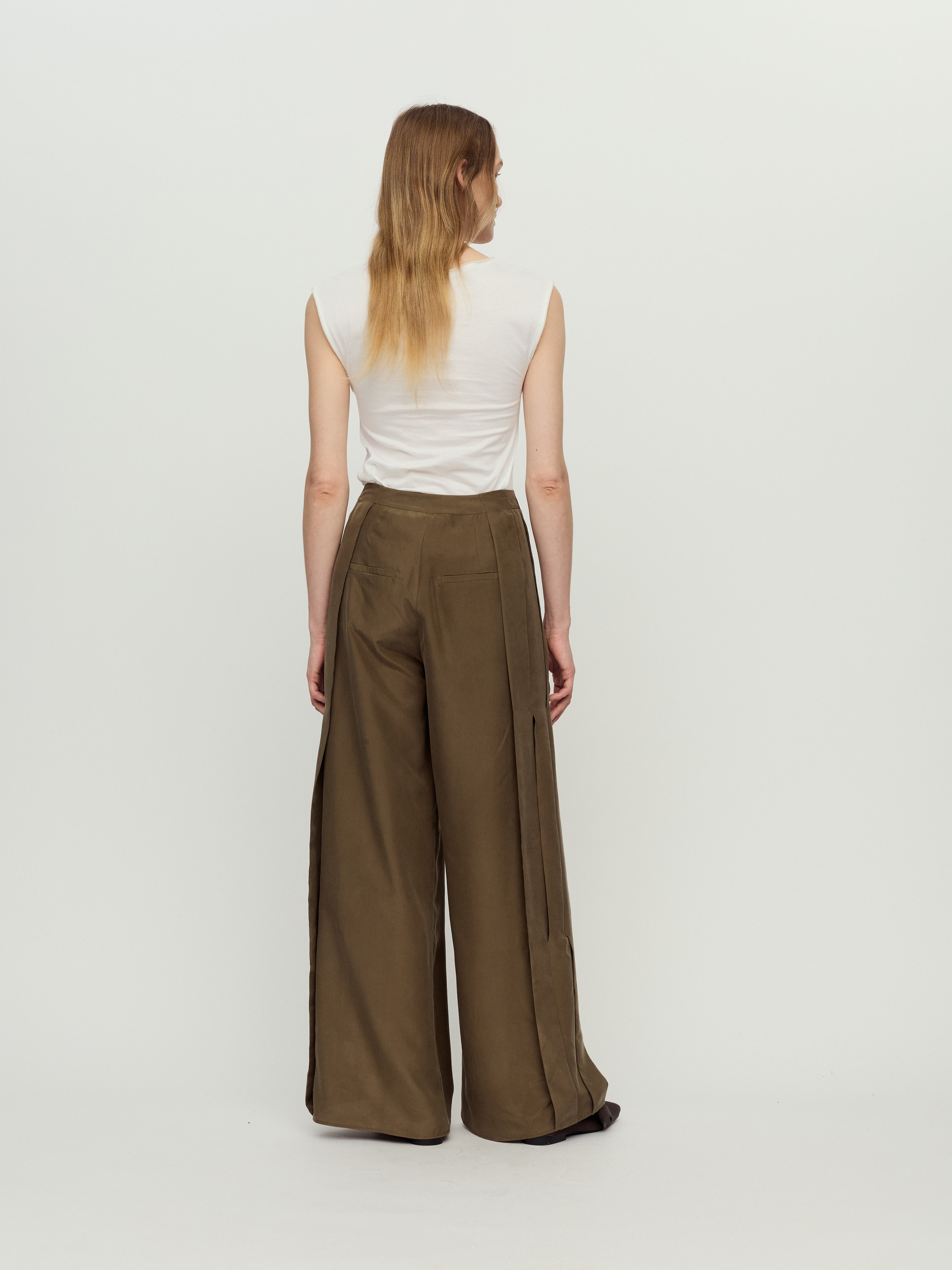 PRESS26 - OLIVE PIRA TROUSERS