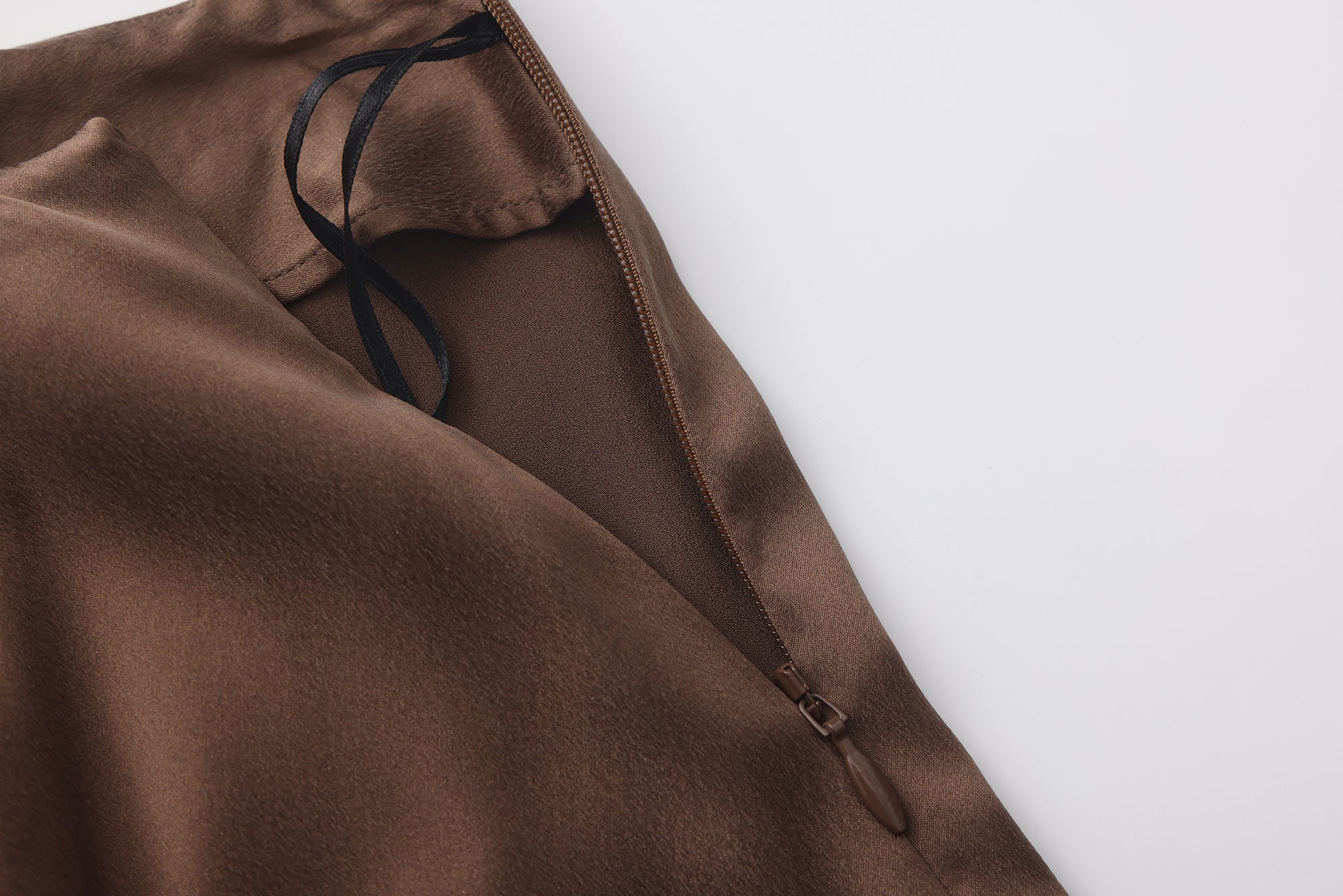 PREAW26 - MOONSTONE TIREE SKIRT