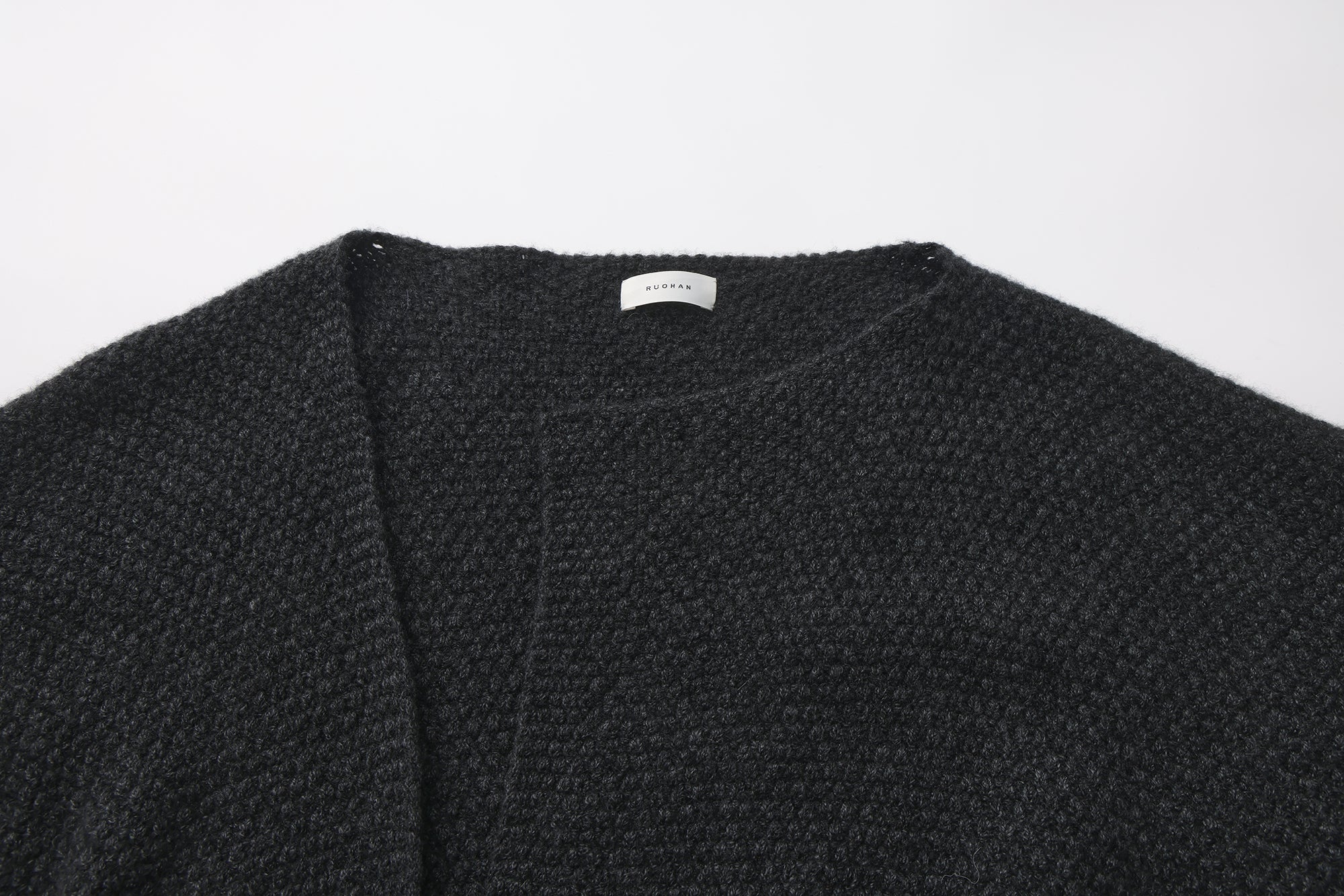 PREAW26 - LAVA BLACK MAUKE CAPE