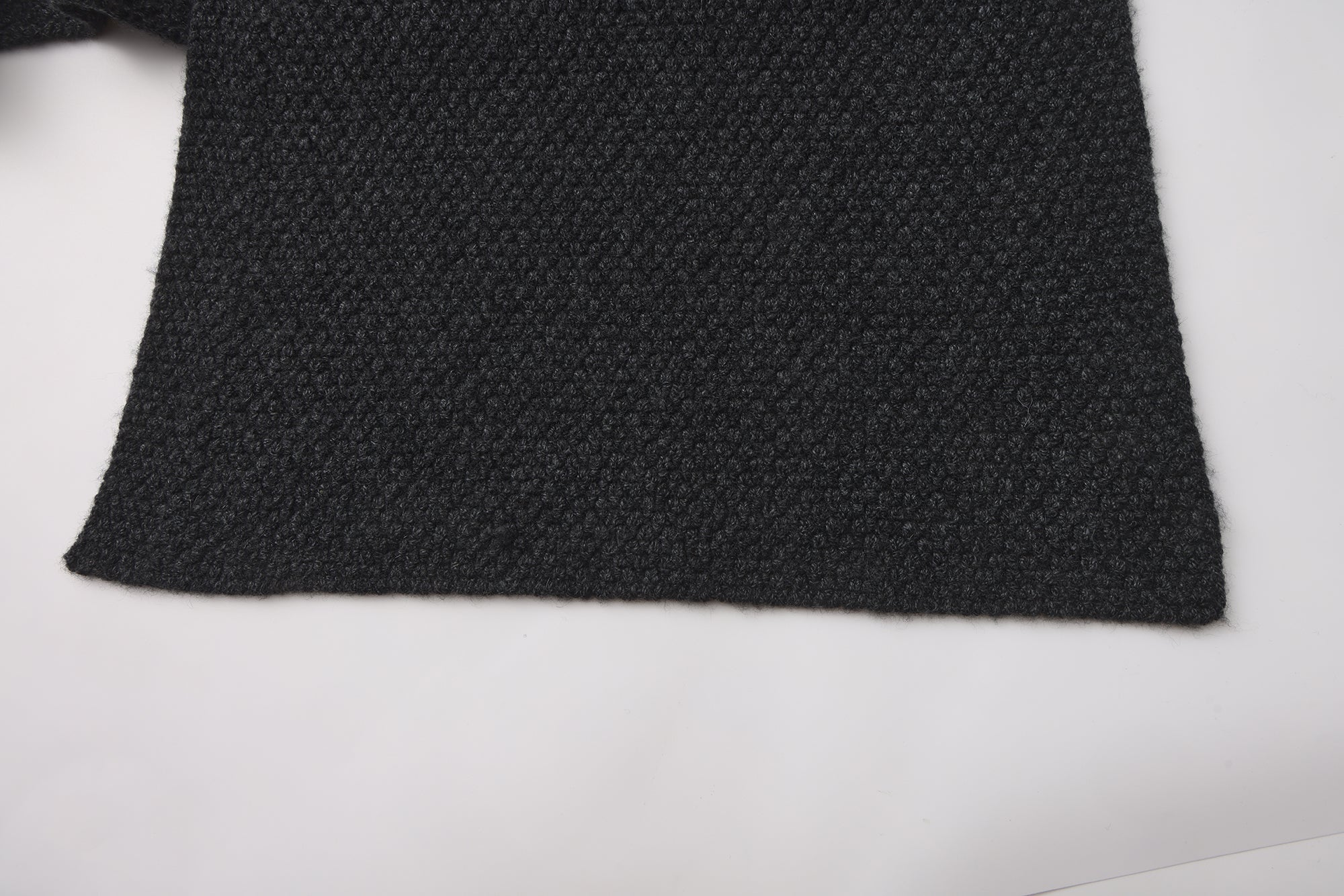 PREAW26 - LAVA BLACK MAUKE CAPE