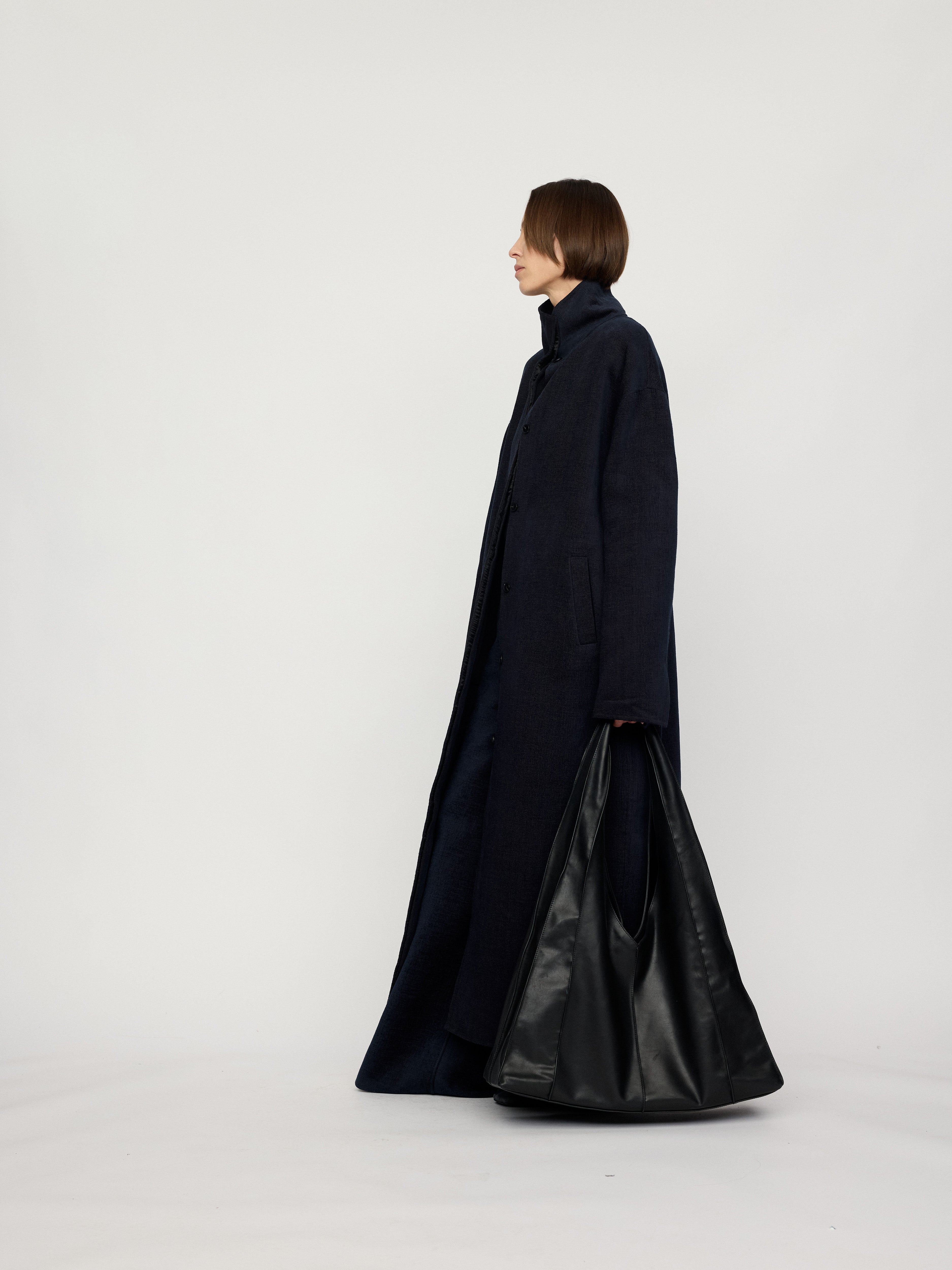 PREAW26 - BLACK TOBA BAG