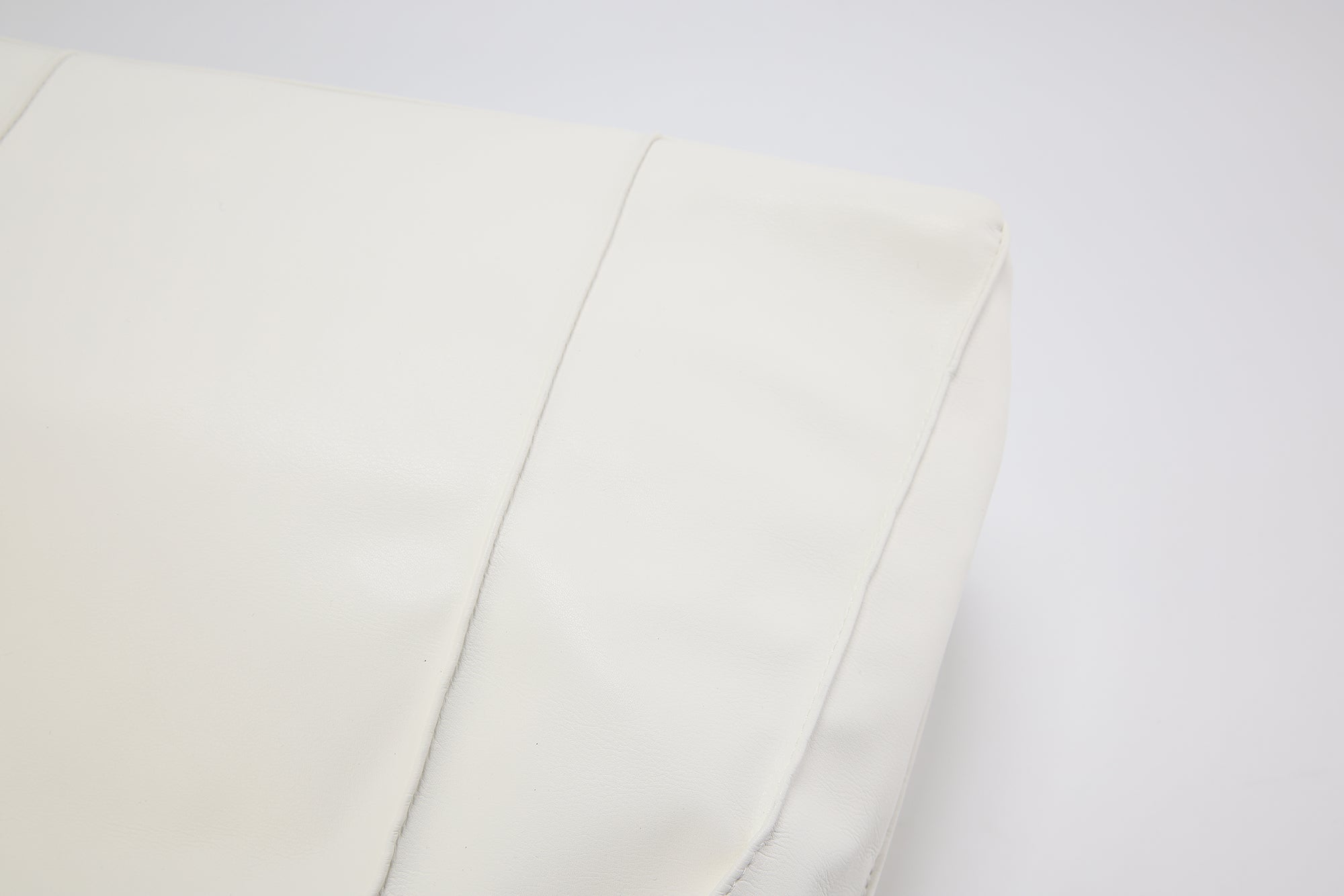 PREAW26 - IVORY TOBA BAG
