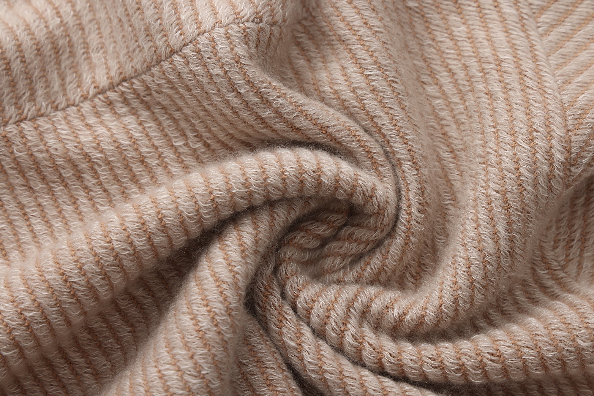 PRESS26 - LATTE KAEL TOP